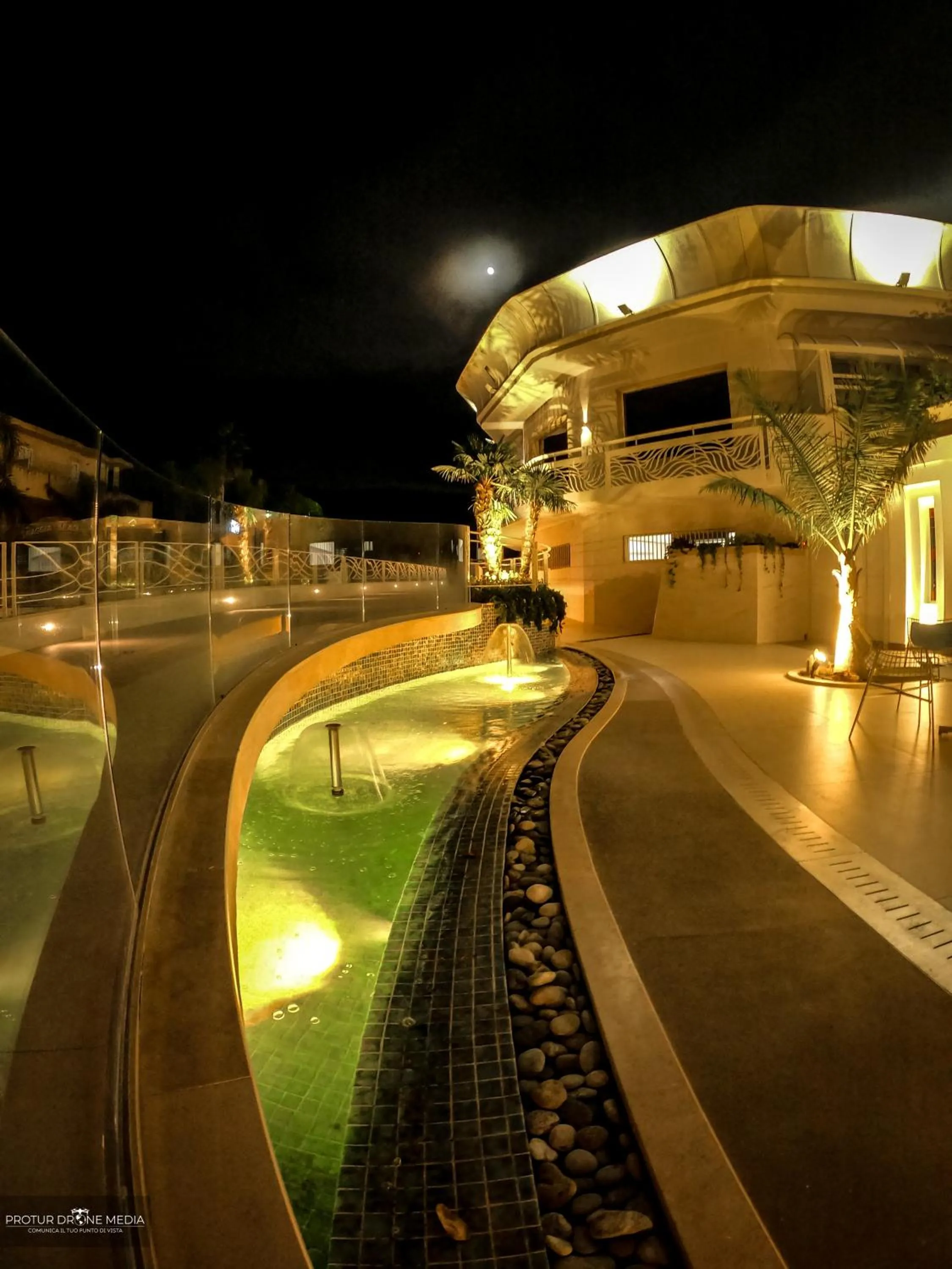 Facade/entrance in Grand Hotel President