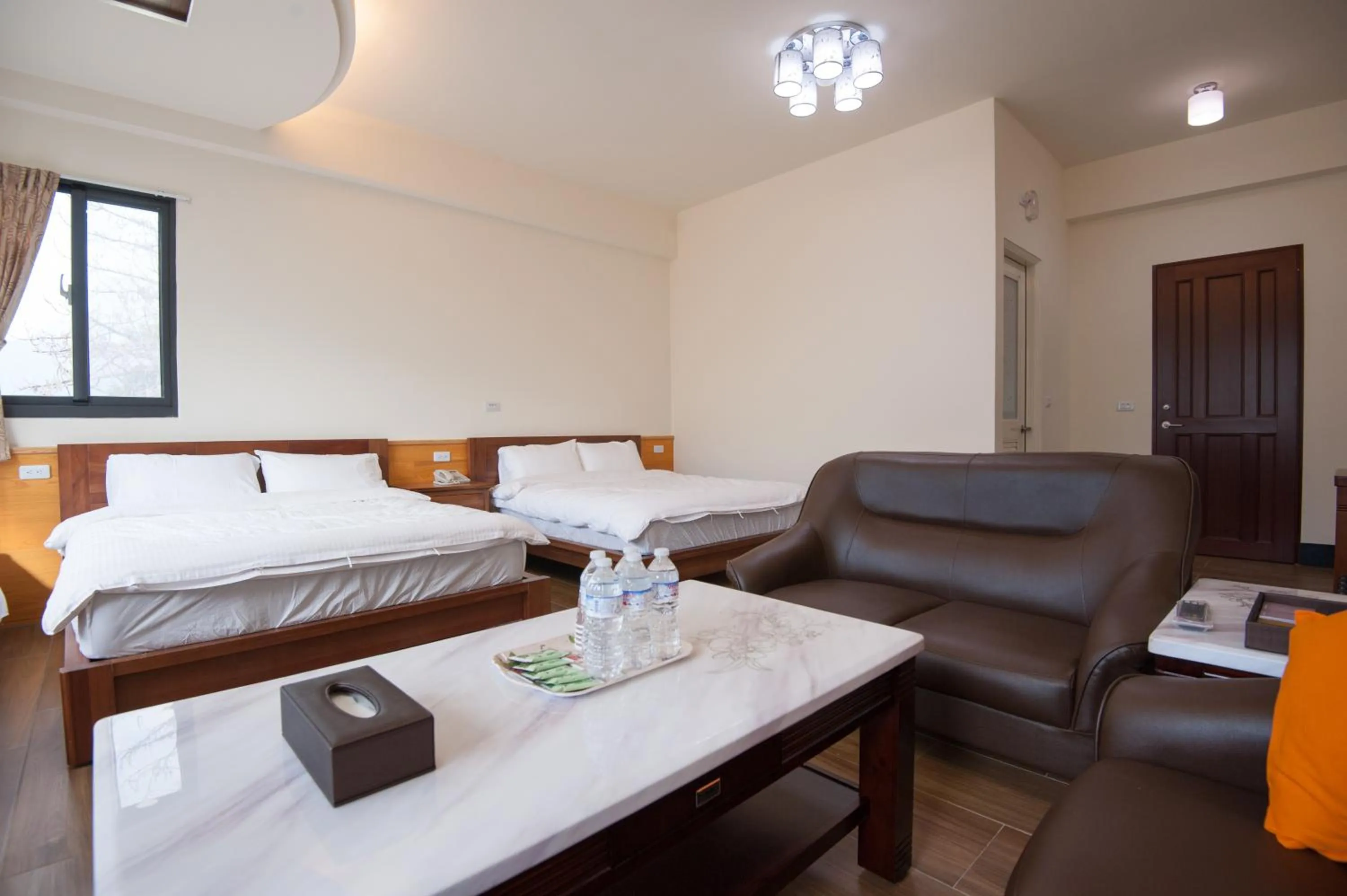 Bed in Habitat Heart B&B