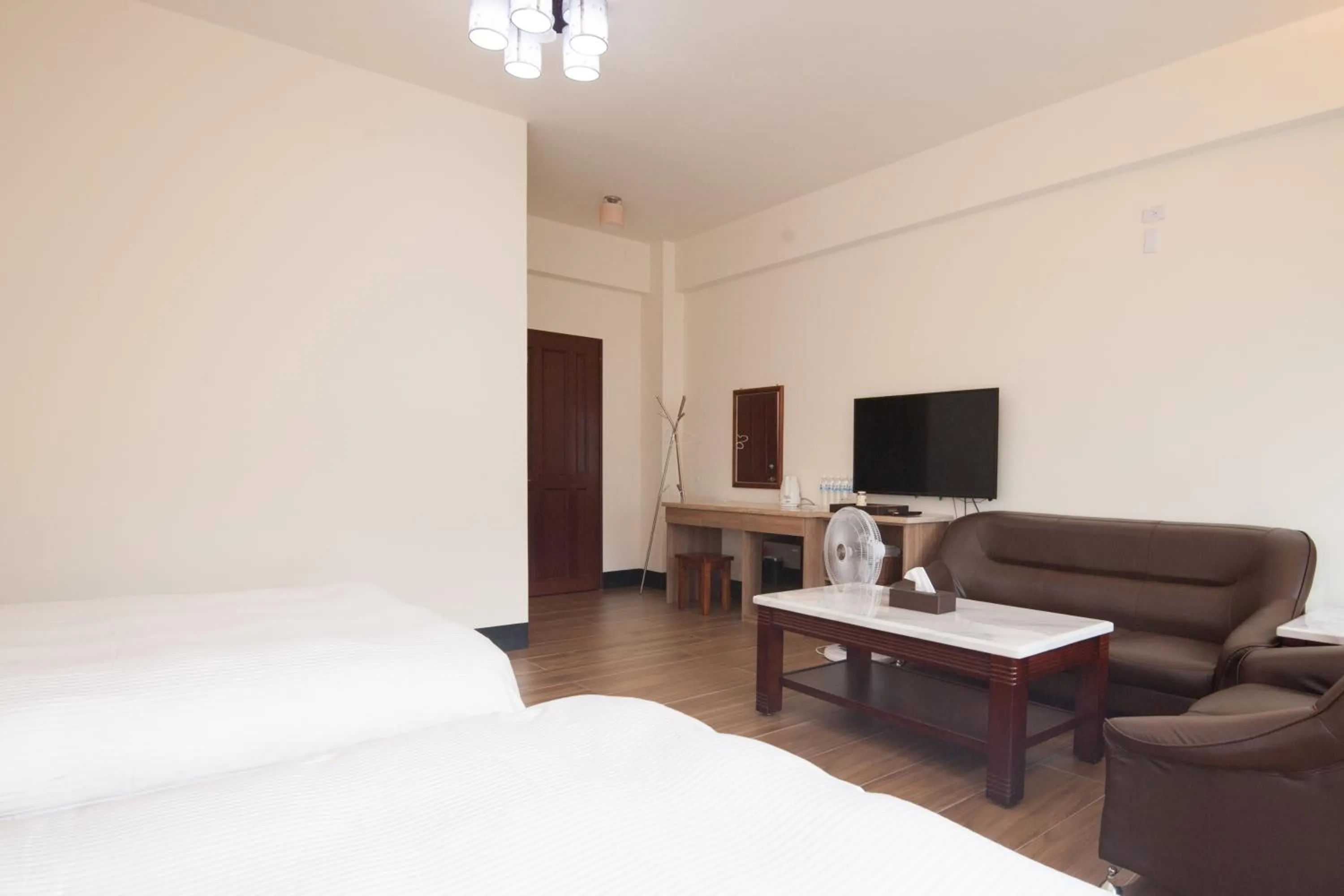 Bed in Habitat Heart B&B