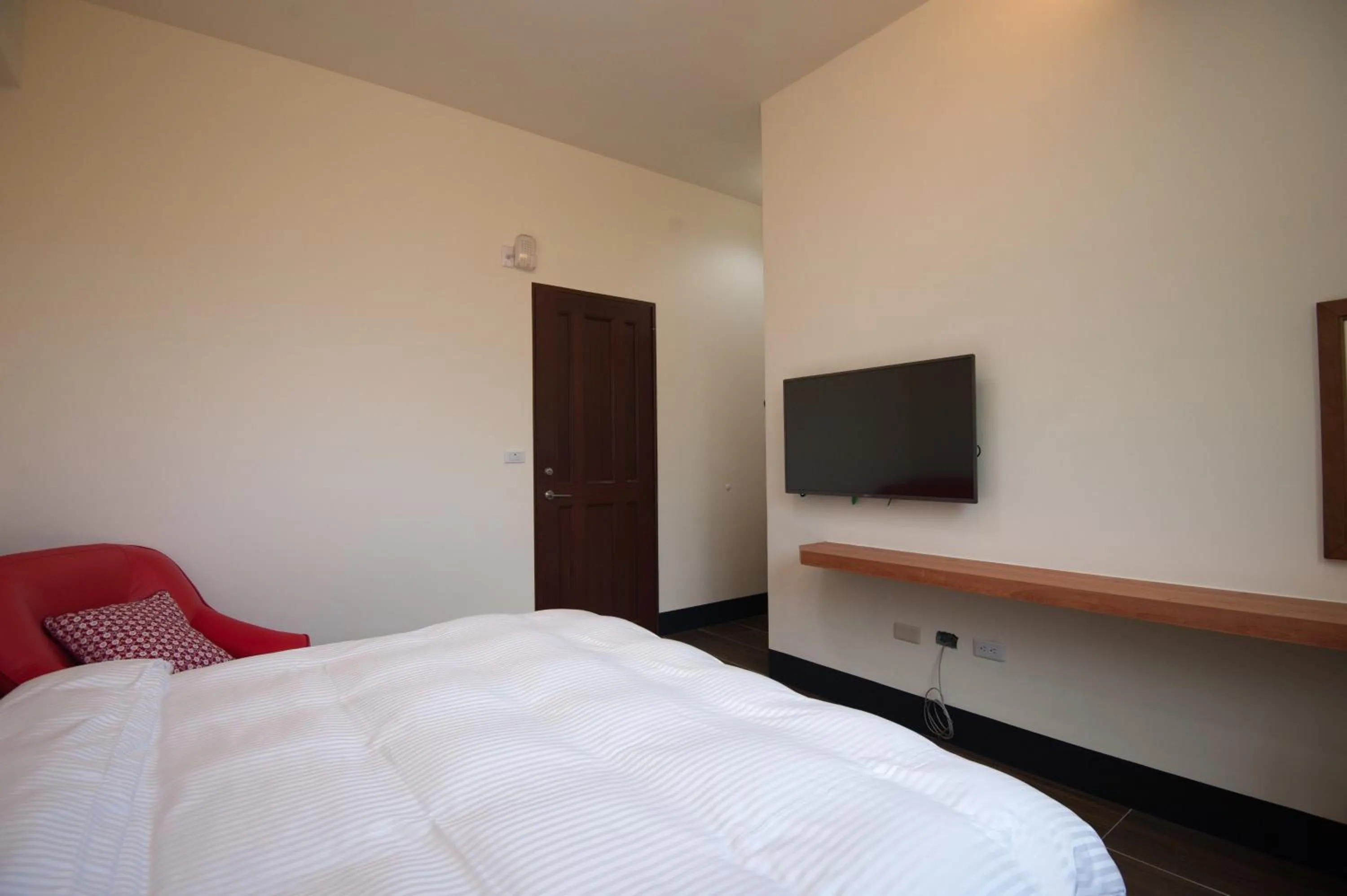 Bed in Habitat Heart B&B