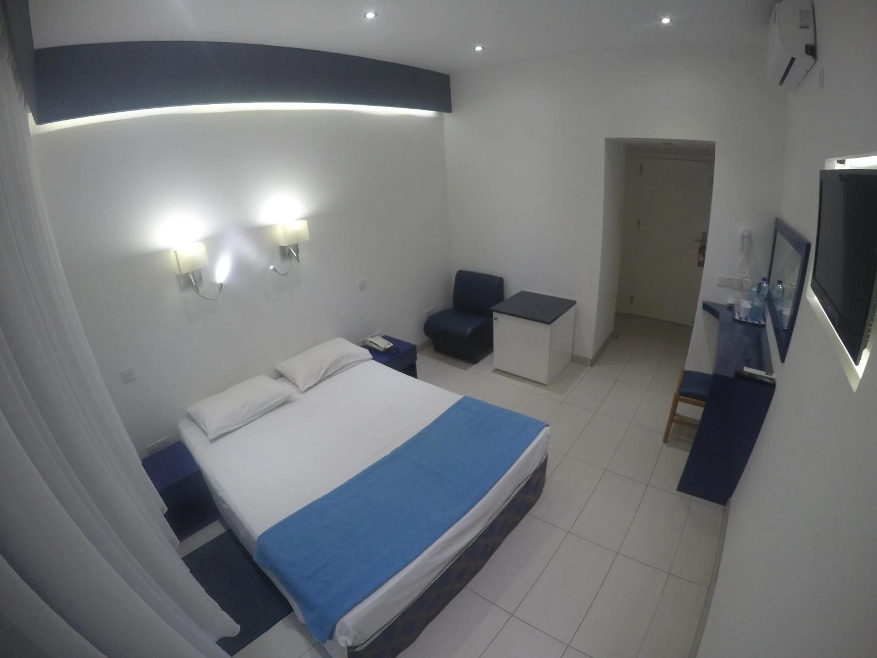 Photo of the whole room, Bed in Asty Hotel