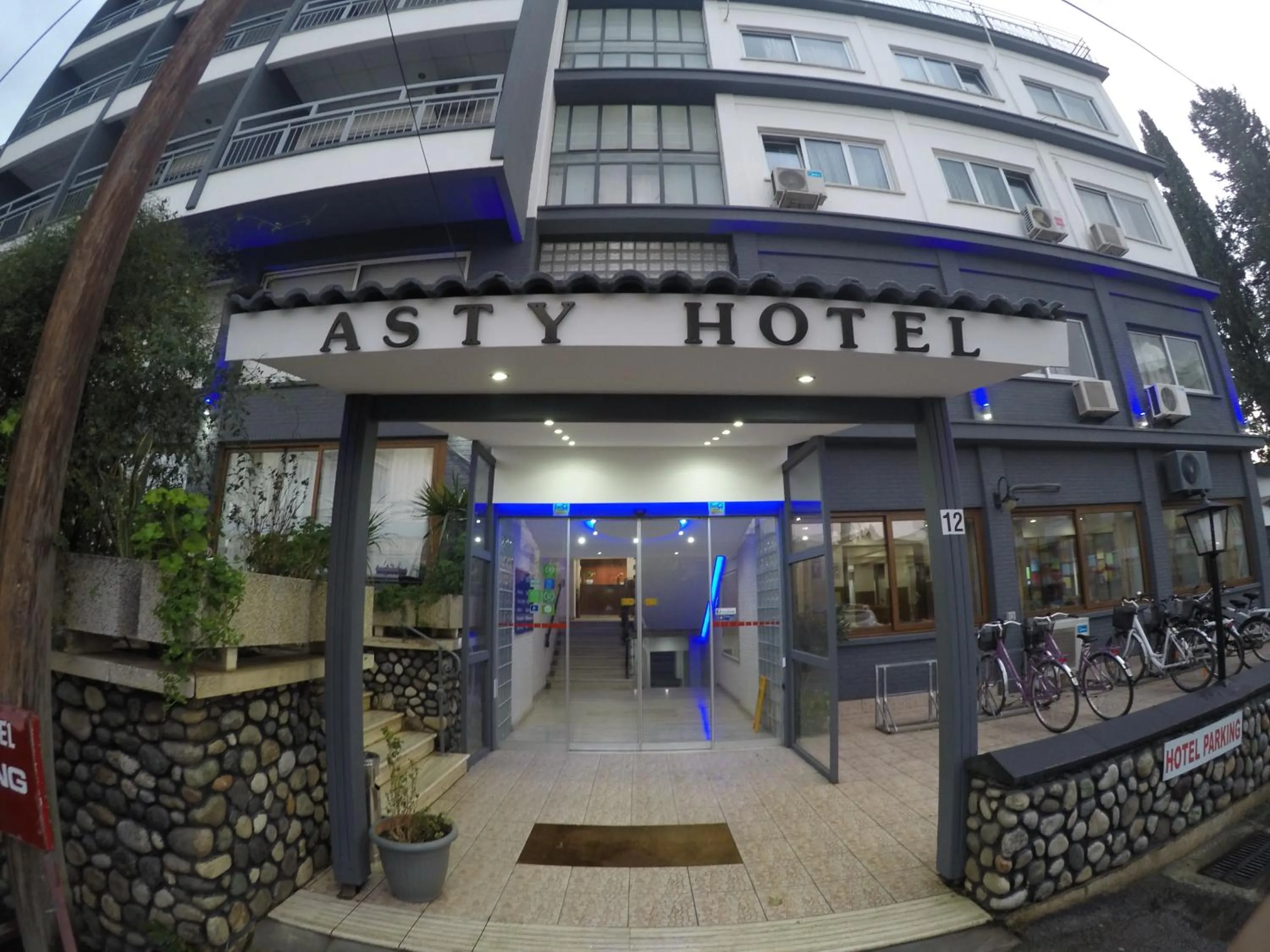 Facade/entrance in Asty Hotel