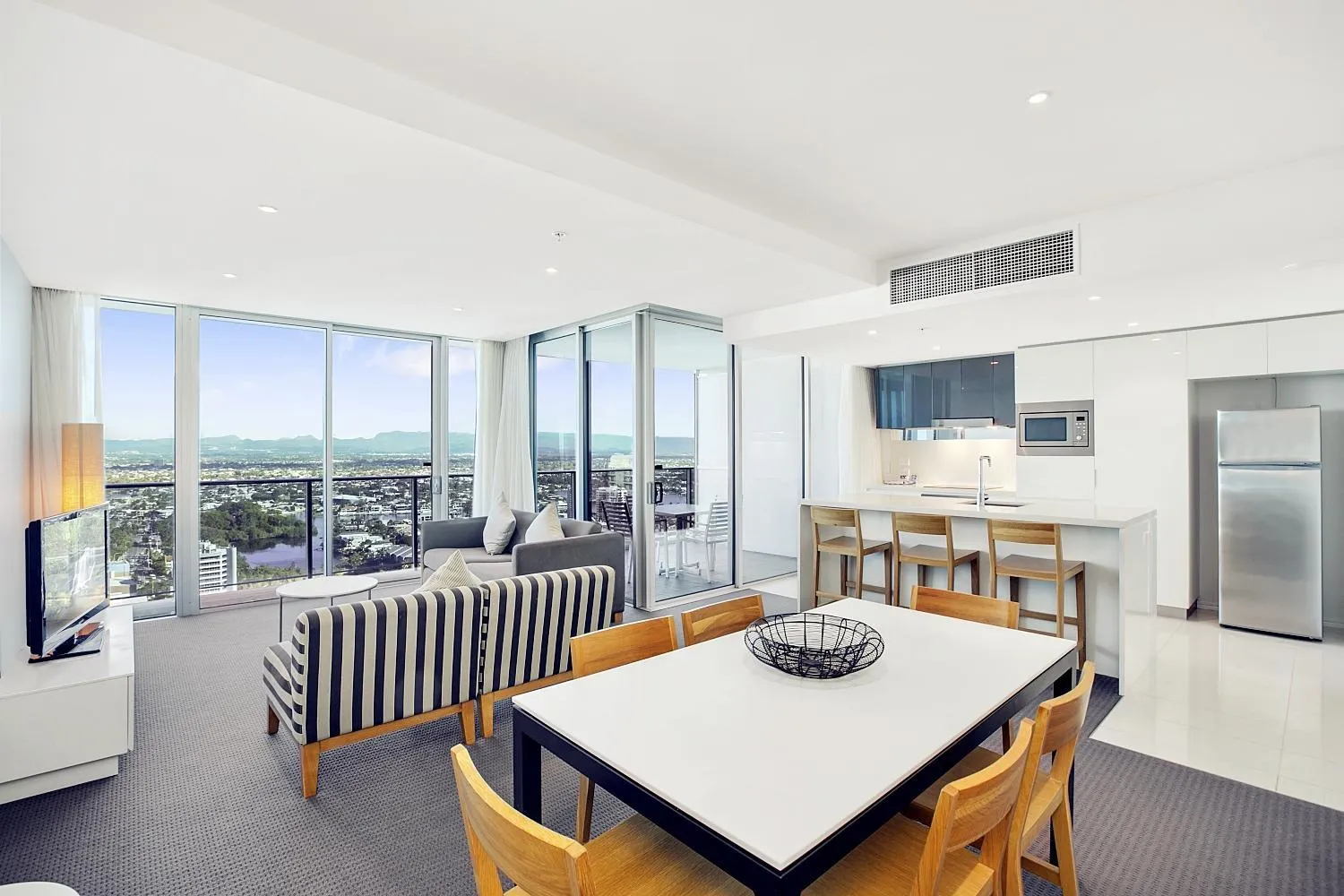 Day in H Luxury Residence Apartments - Holiday Paradise