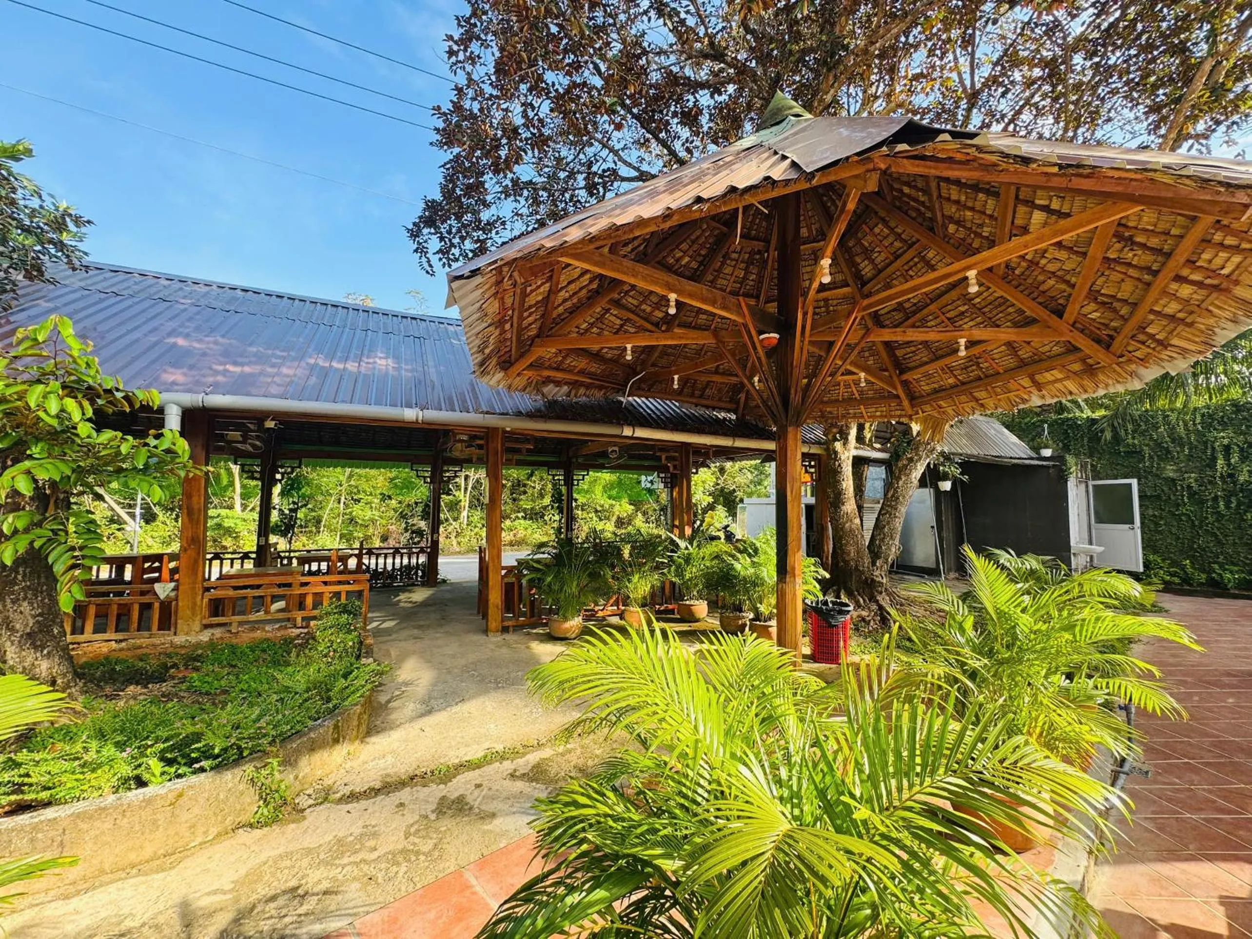 Day in Ong Lang Garden Resort