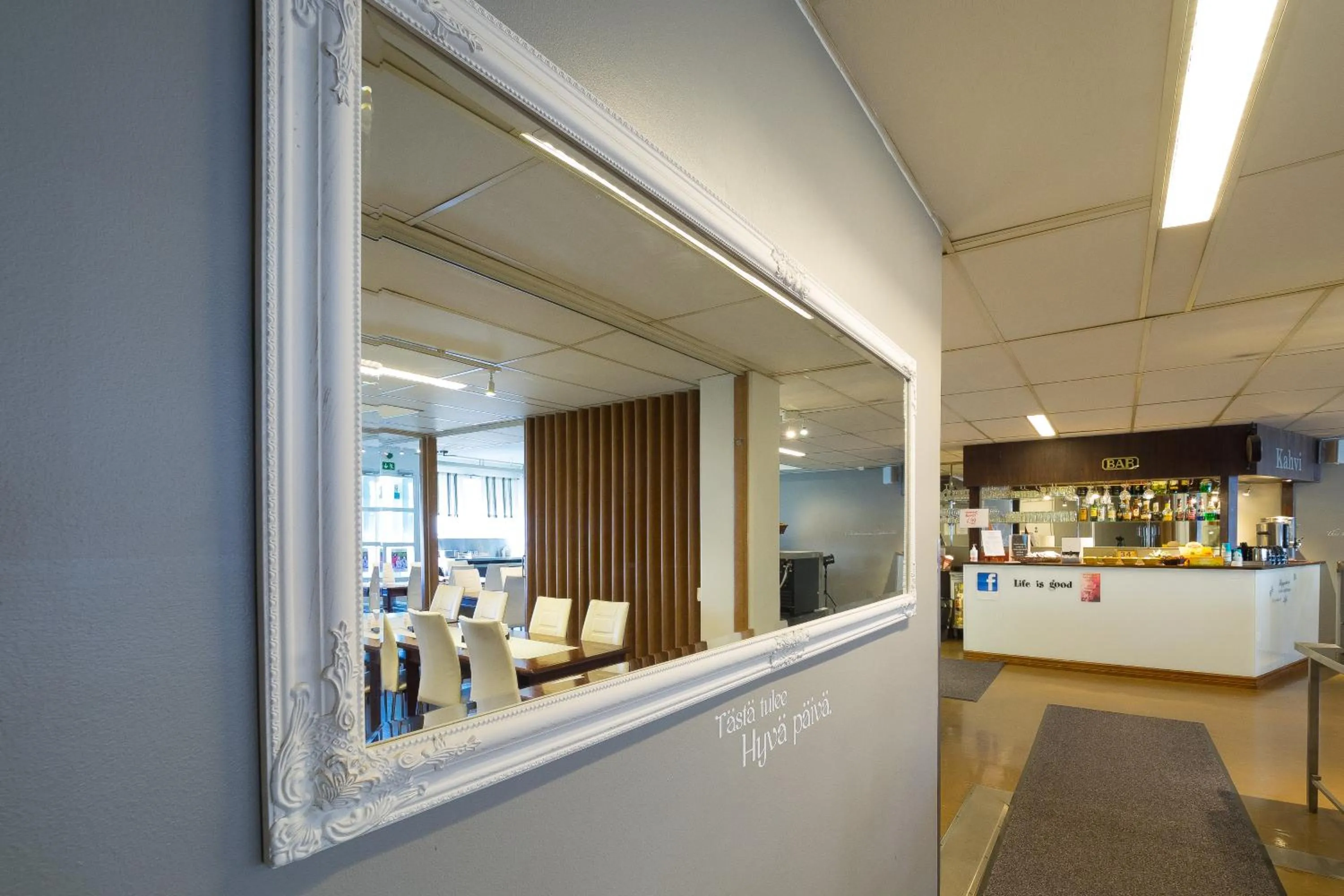 Lounge or bar in Hotelli & Ravintola Martinhovi