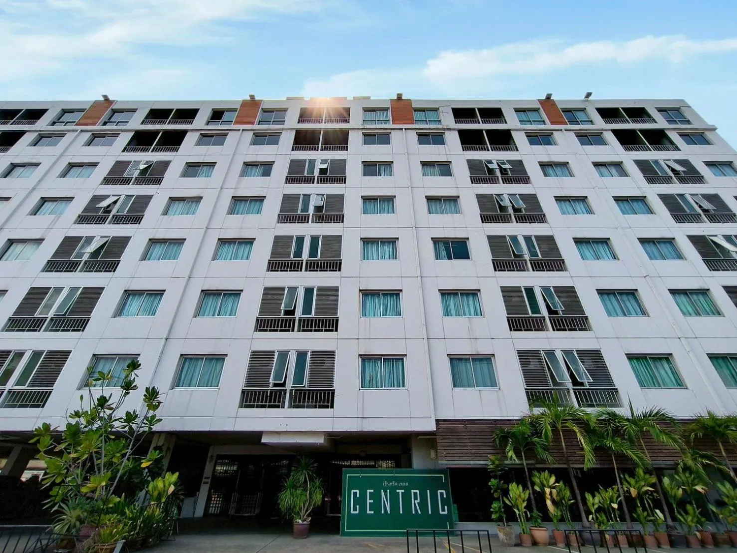 Centric Place Hotel
