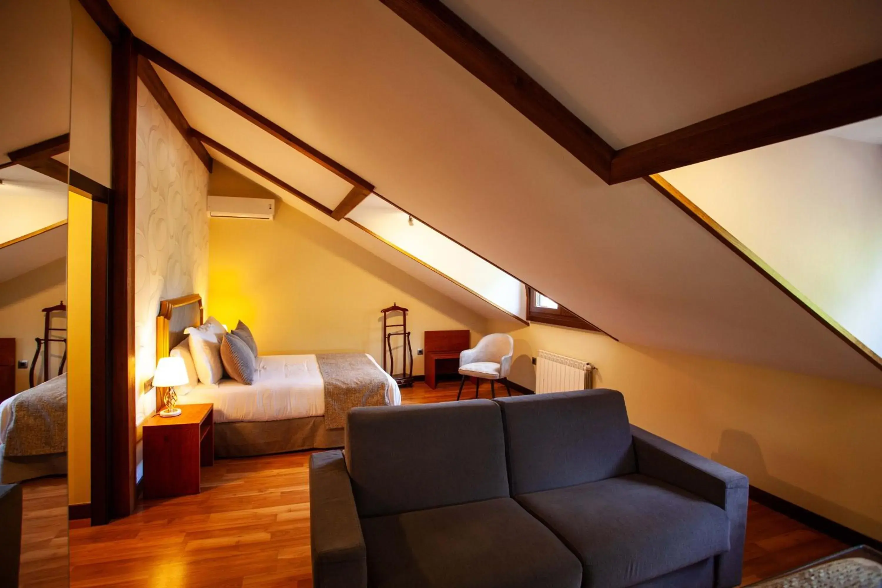 Suite in Hotel El Doncel Suite in Hotel El Doncel