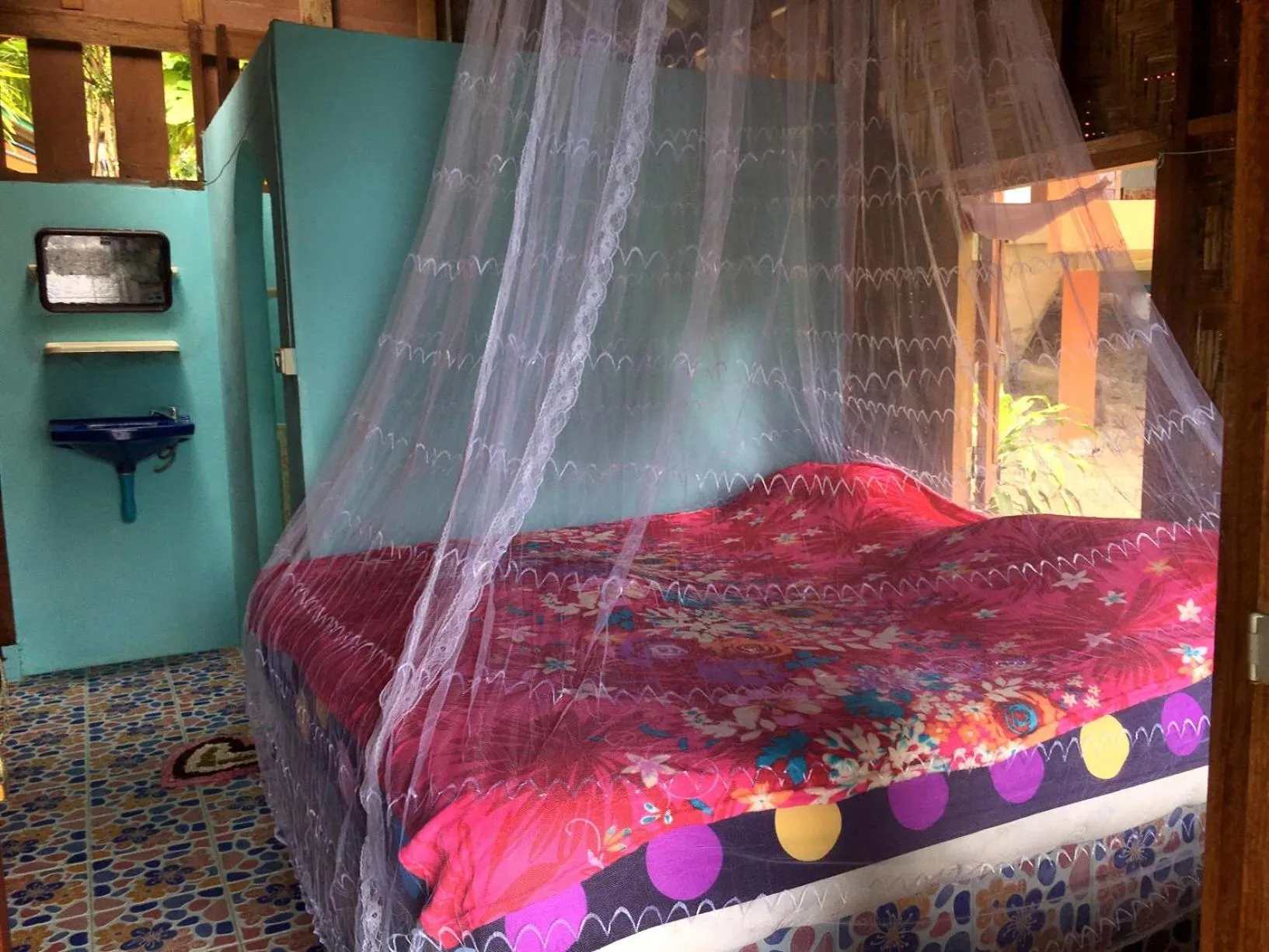 Bed in Mama's Bungalows Koh Chang Ranong