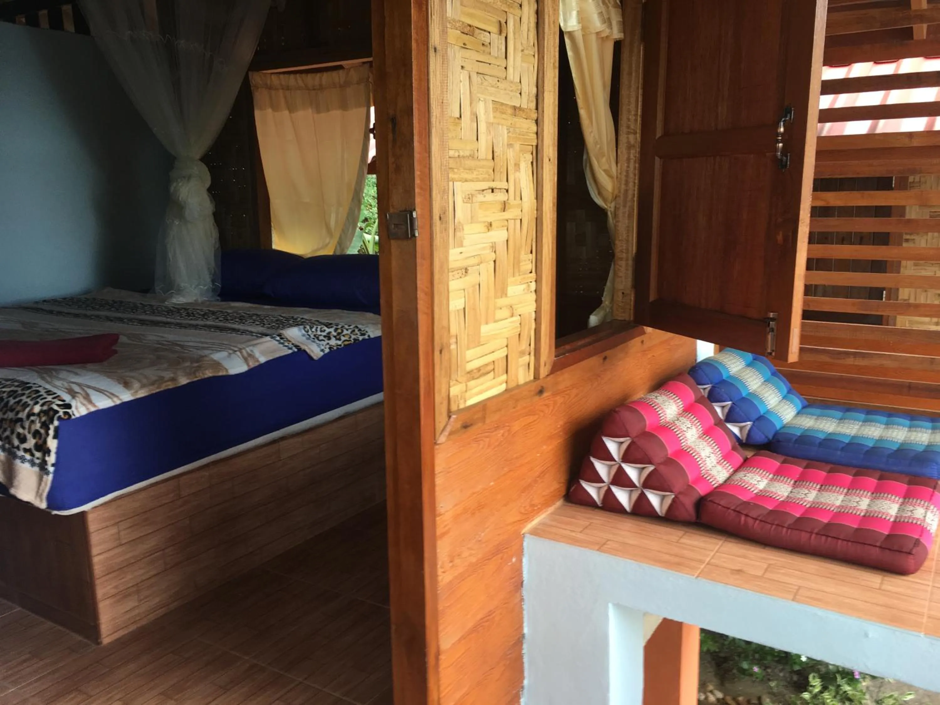 Bed in Mama's Bungalows Koh Chang Ranong