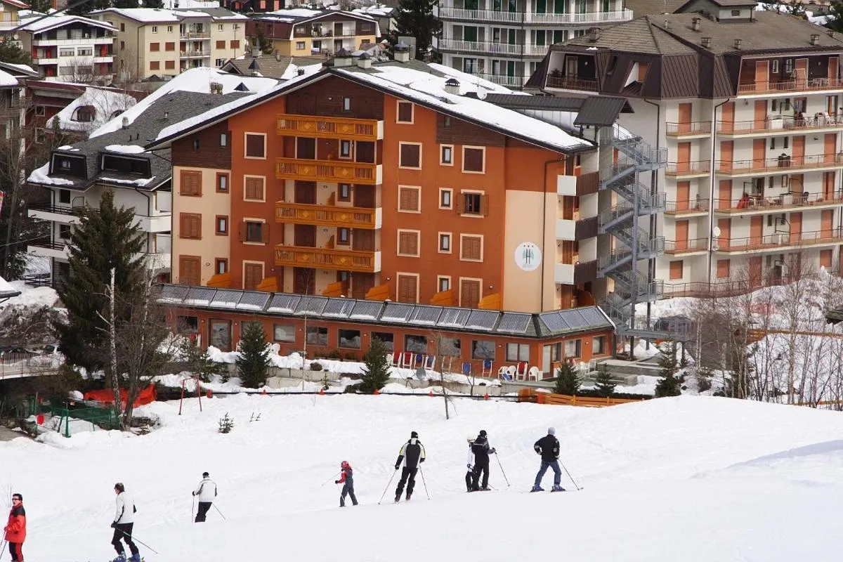 Ski School in Hotel Derby