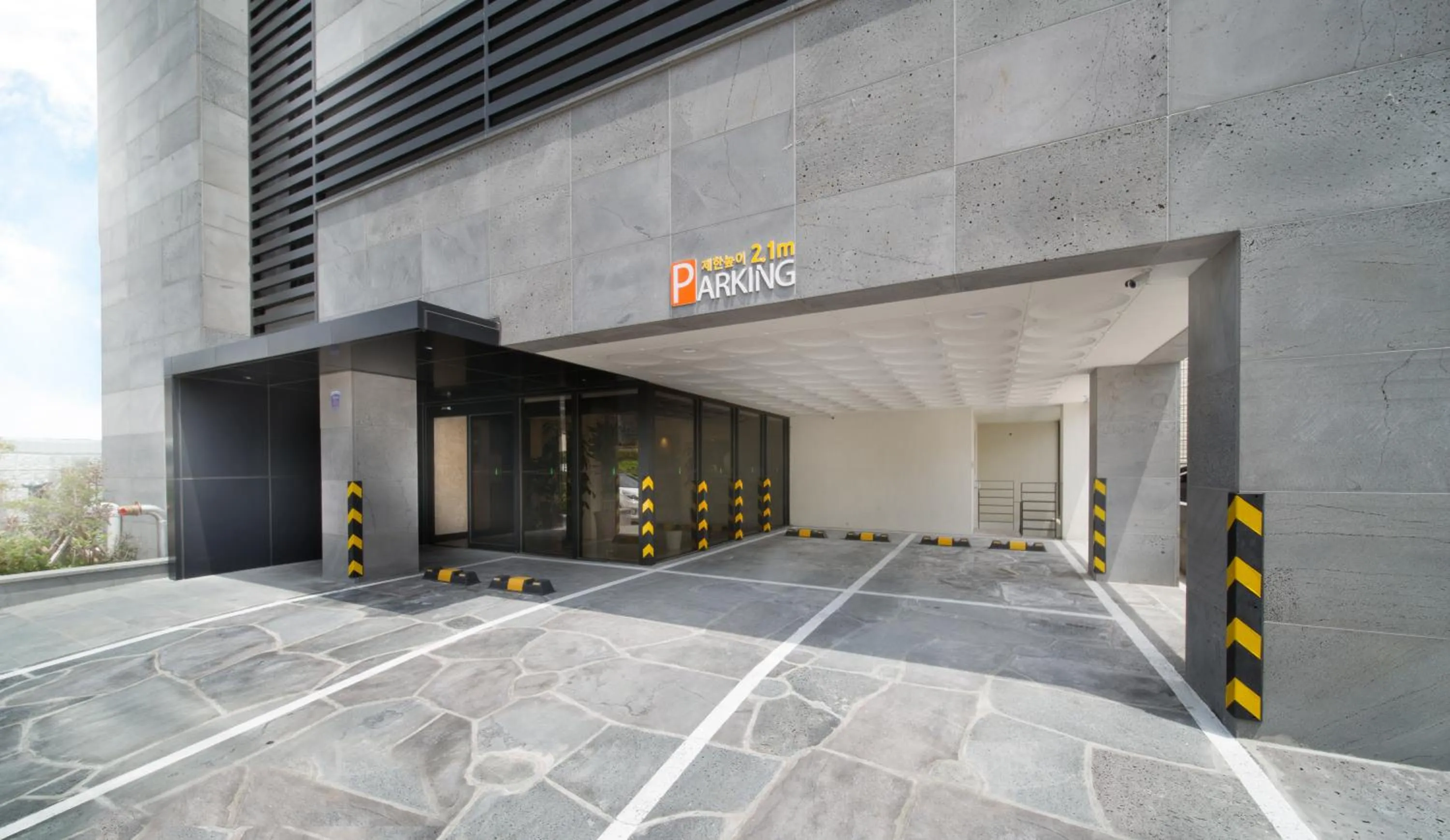 Property building in Pino Hotel