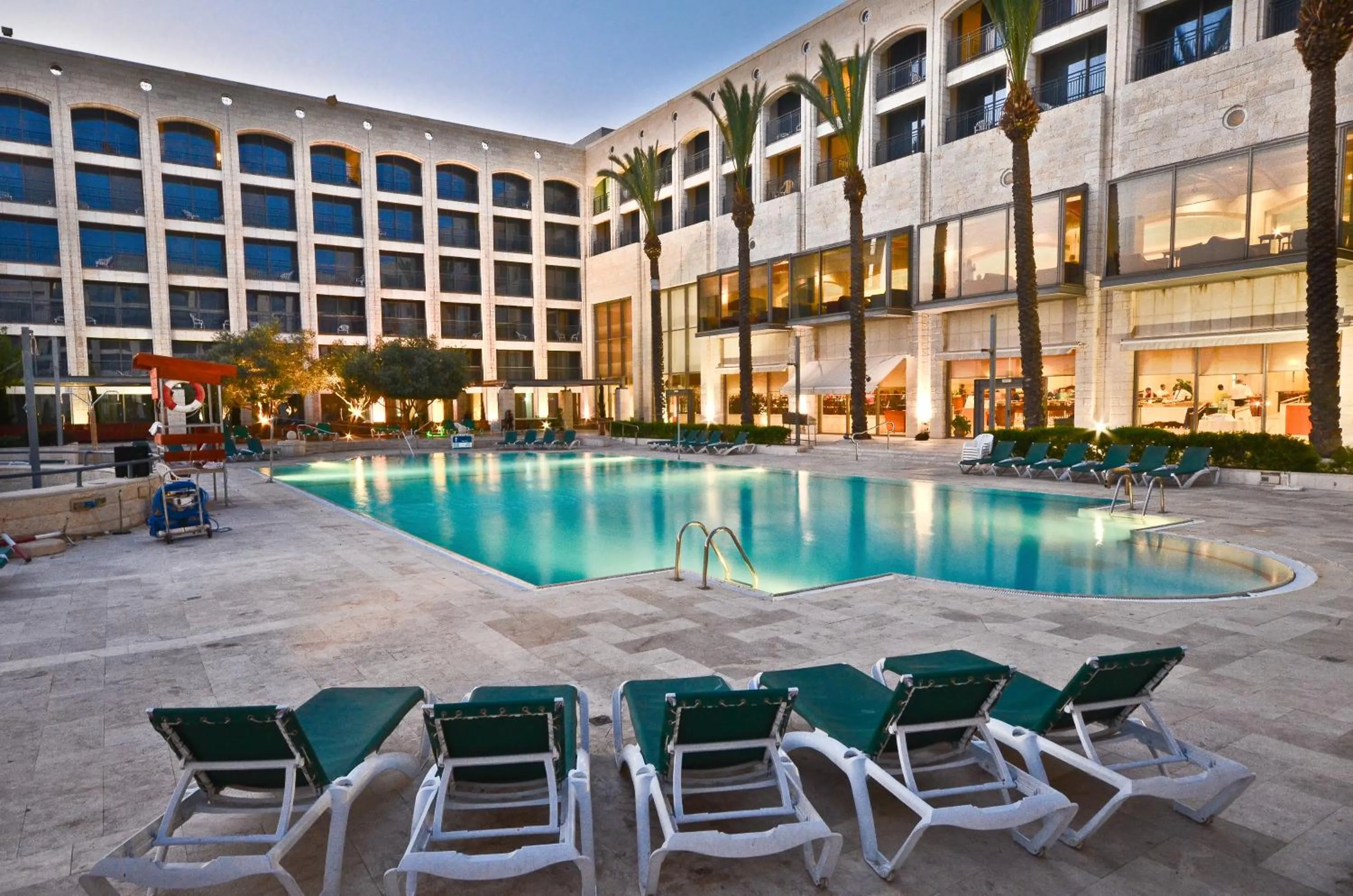 Swimming pool in Golden Crown Hotel
