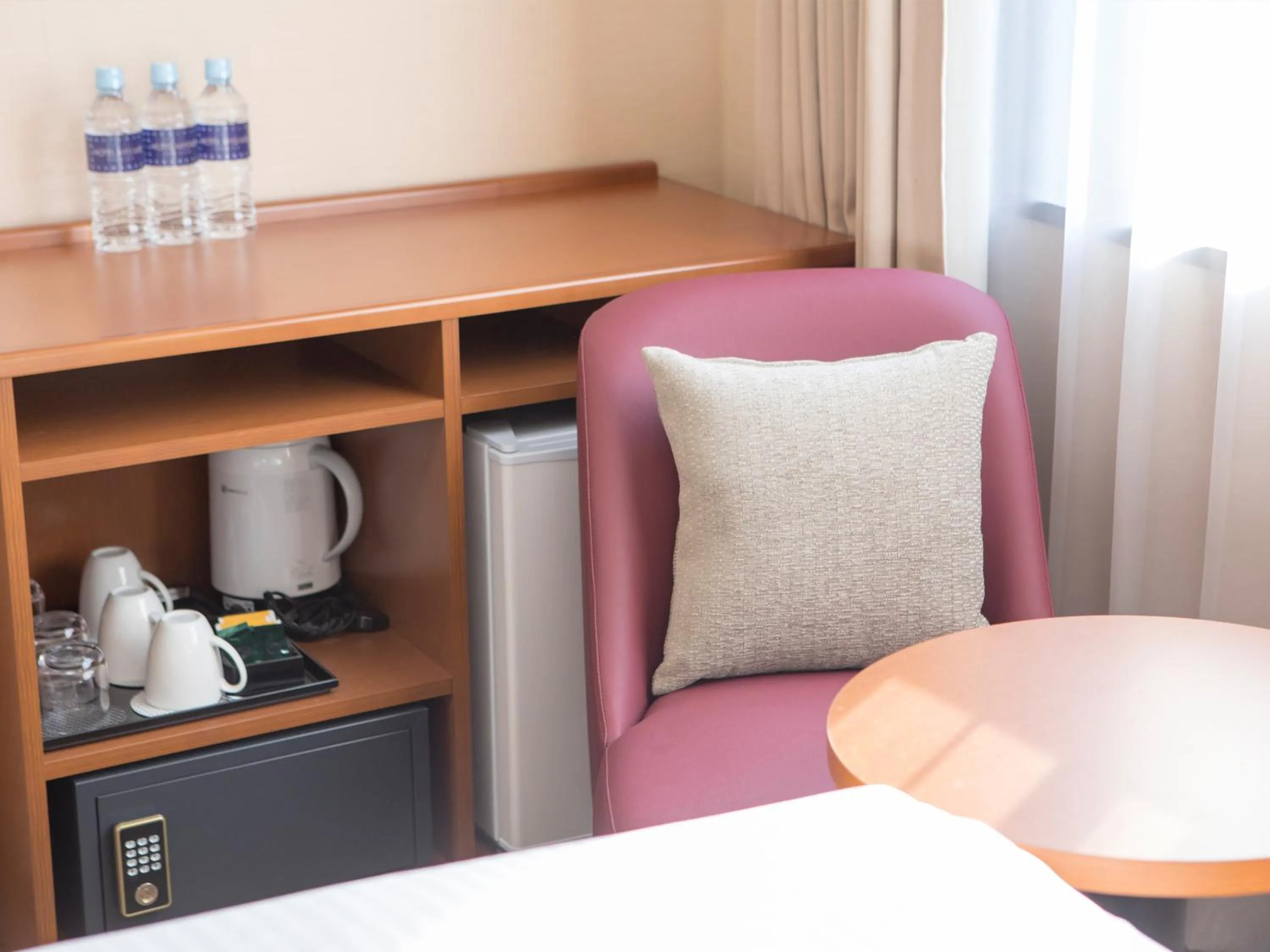 Photo of the whole room, Bed in HOTEL MYSTAYS PREMIER Narita