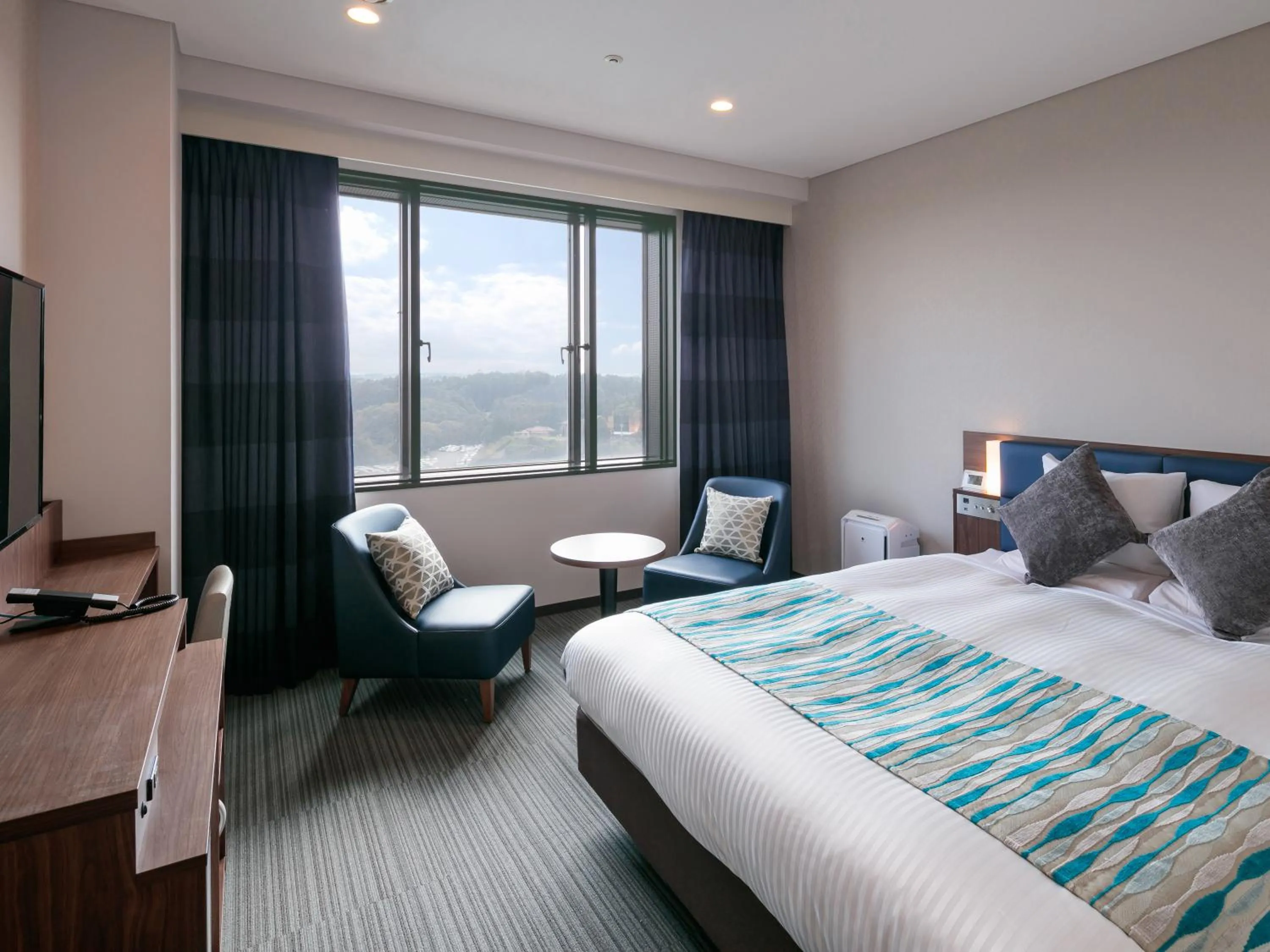 Photo of the whole room, Bed in HOTEL MYSTAYS PREMIER Narita