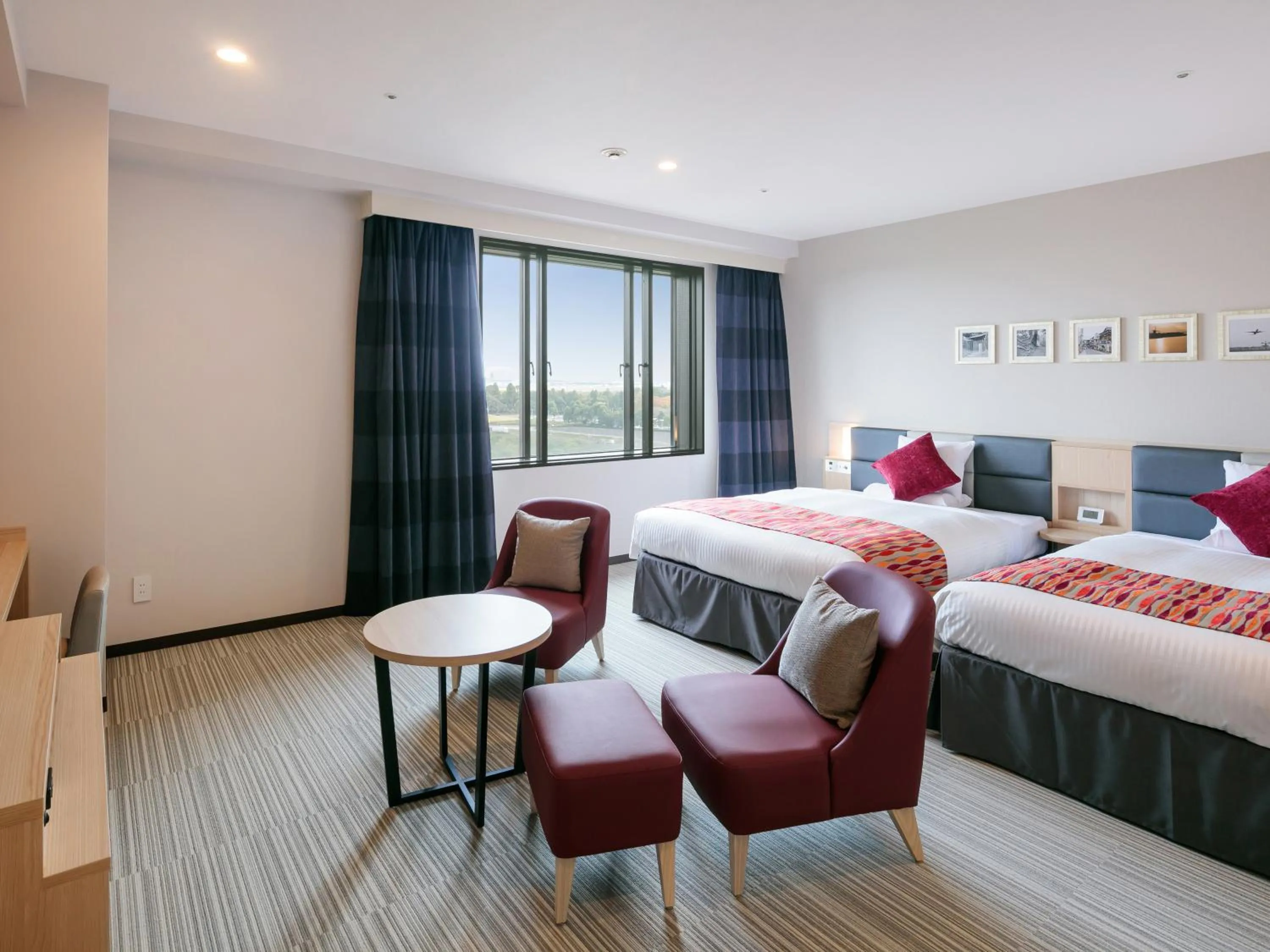 Photo of the whole room, Bed in HOTEL MYSTAYS PREMIER Narita