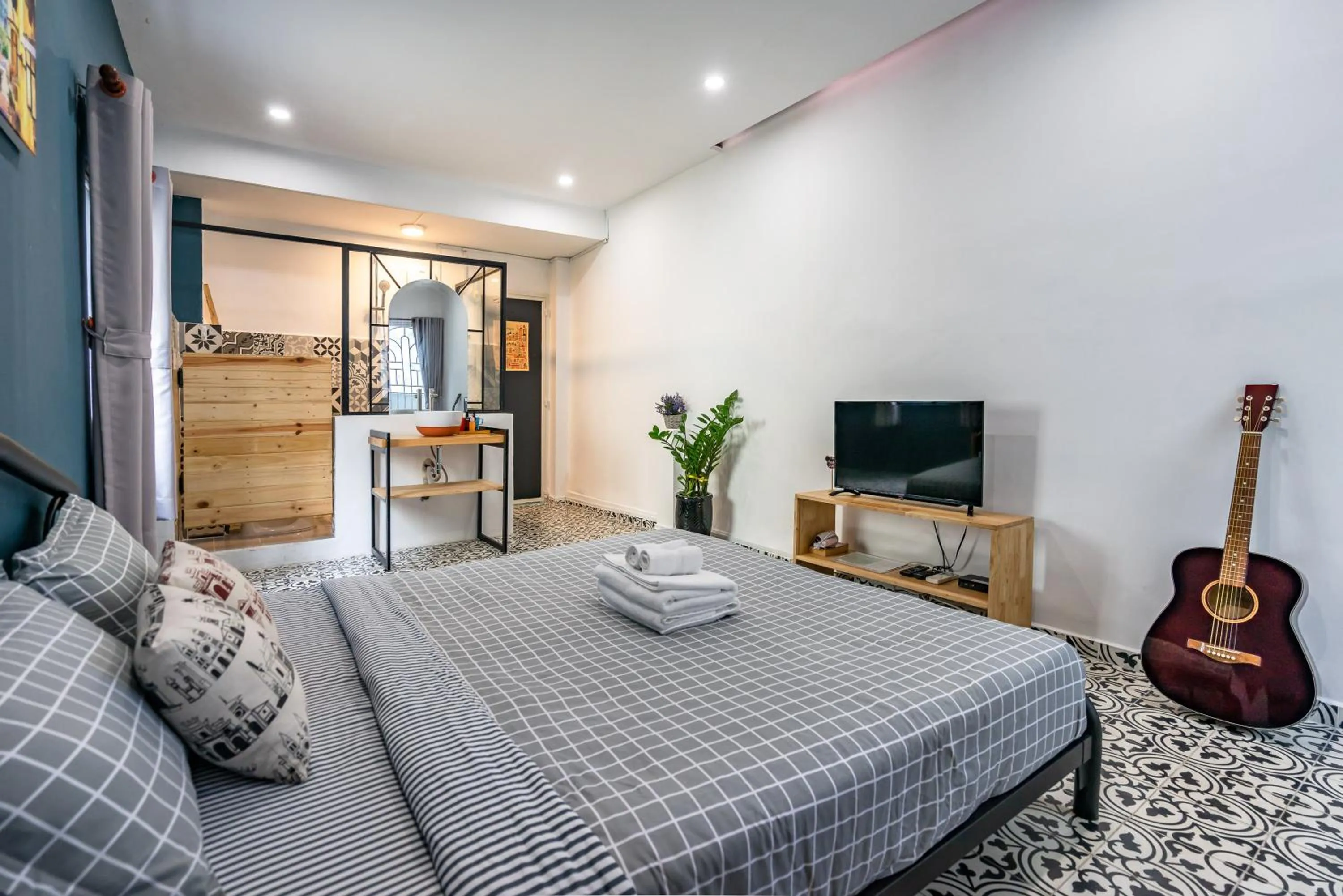 Bed in HoLo Fairy House Saigon - Serviced Homestay