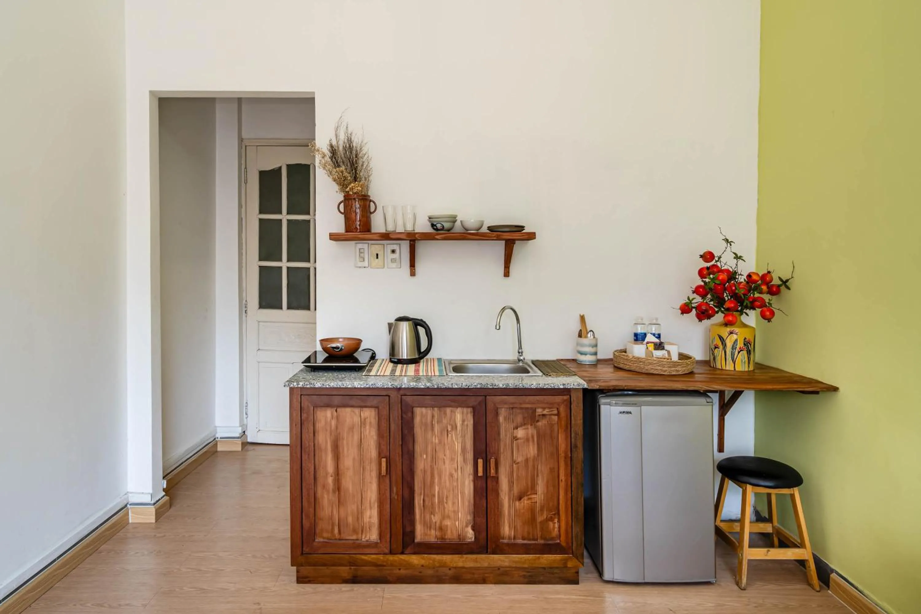 Coffee/tea facilities in HoLo Fairy House Saigon - Serviced Homestay