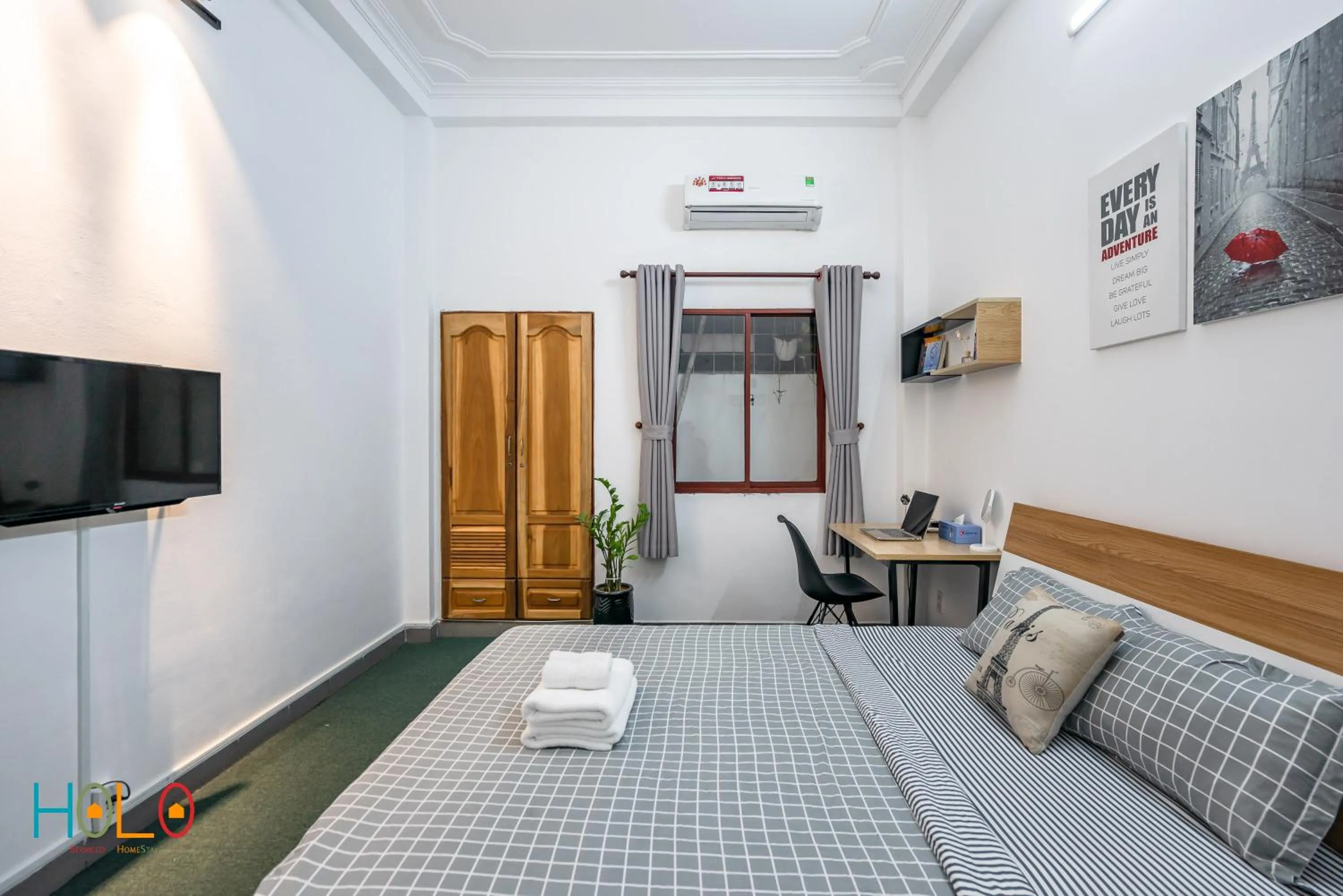 TV and multimedia, Bed in HoLo Fairy House Saigon - Serviced Homestay