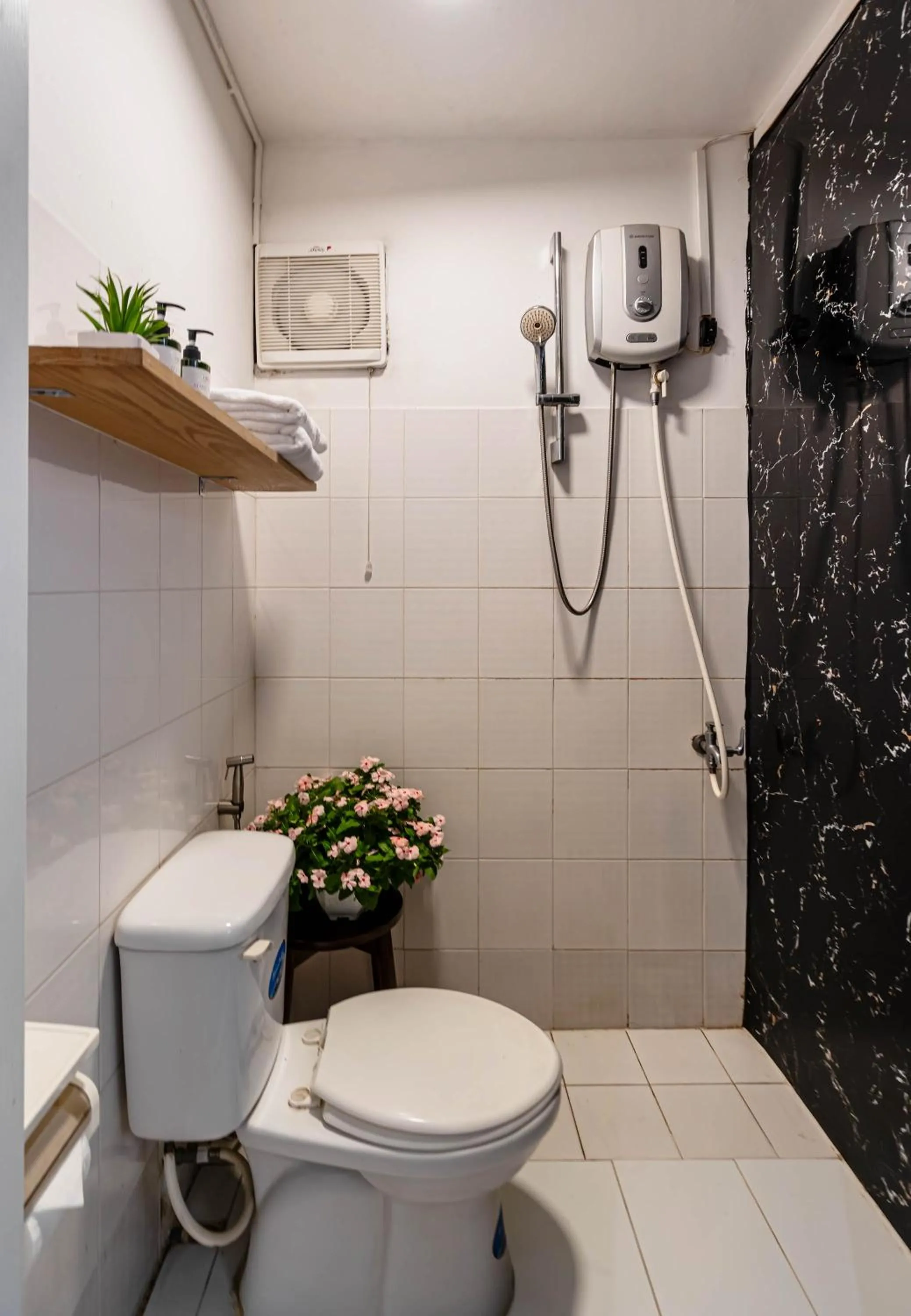 HoLo Fairy House Saigon - Serviced Homestay