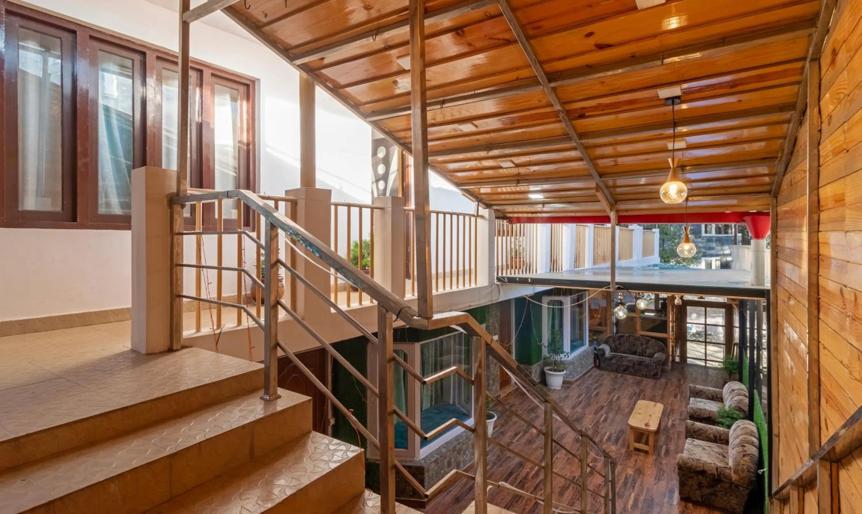 Lobby or reception in Itsy Hotels Shri Gv Inn, 600 Mtrs From Tiffin Top