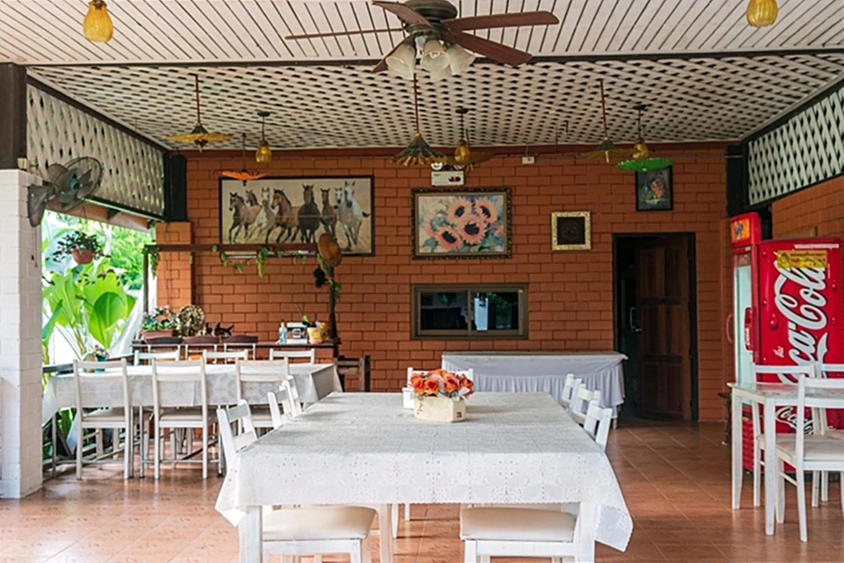Dining area in Banviewnam Camping & Resort