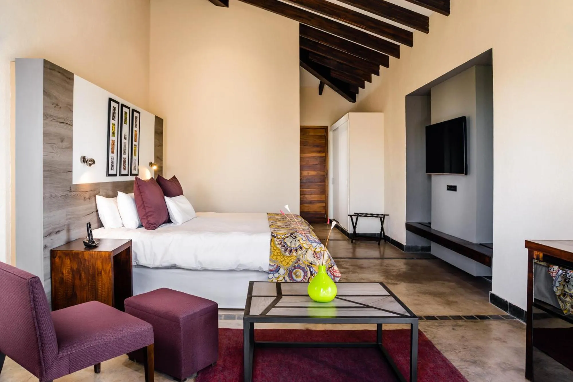 Photo of the whole room, Bed in Villa Mansa