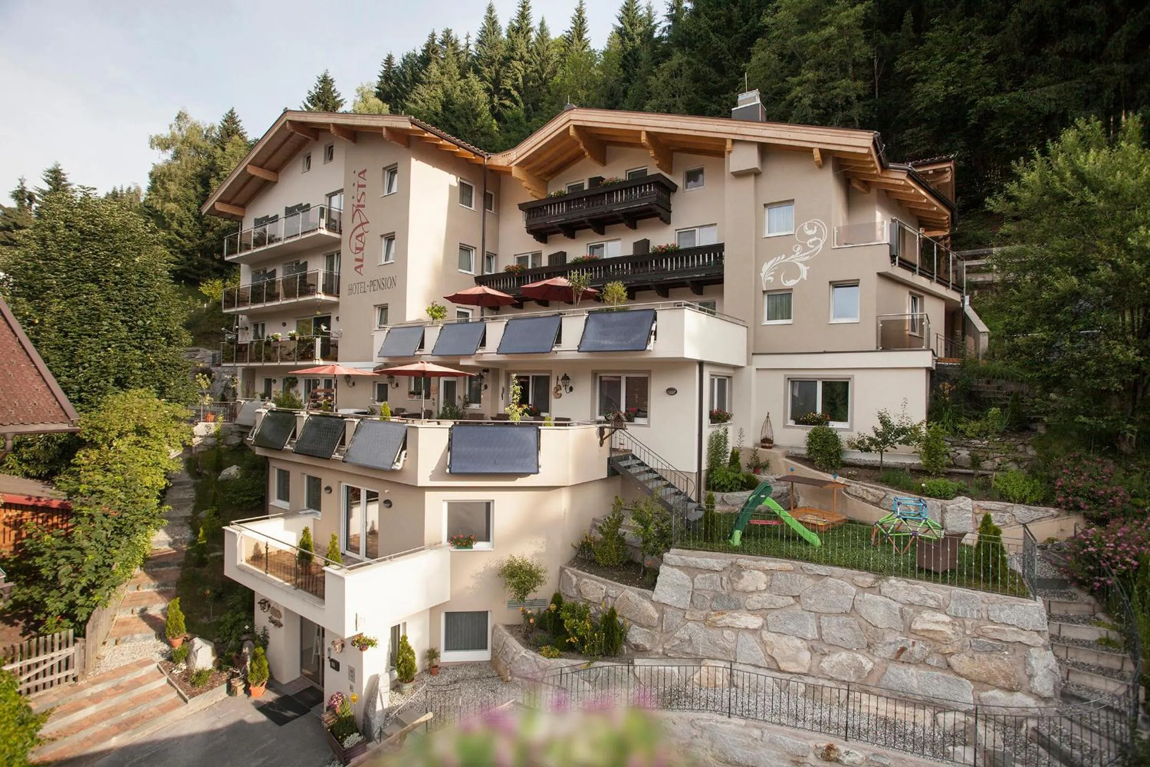 Property building in Hotel Alta Vista