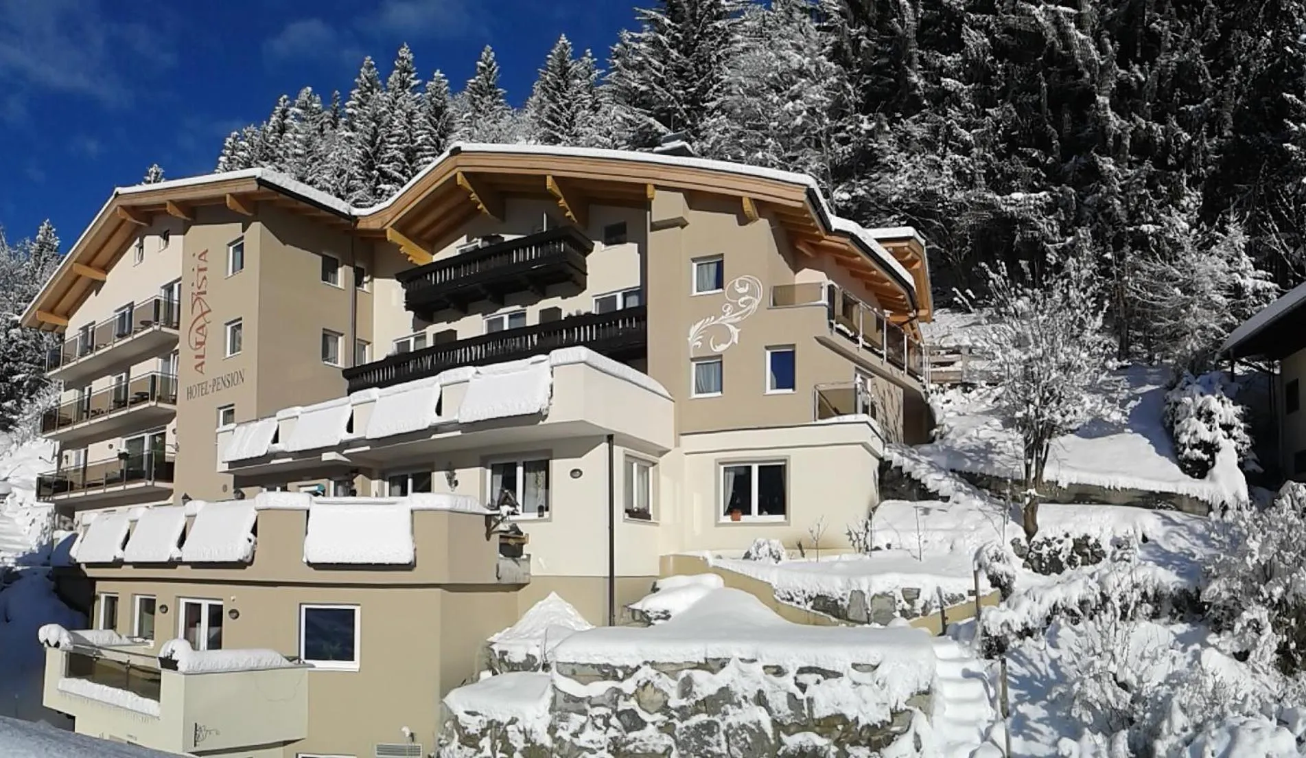 Property building in Hotel Alta Vista