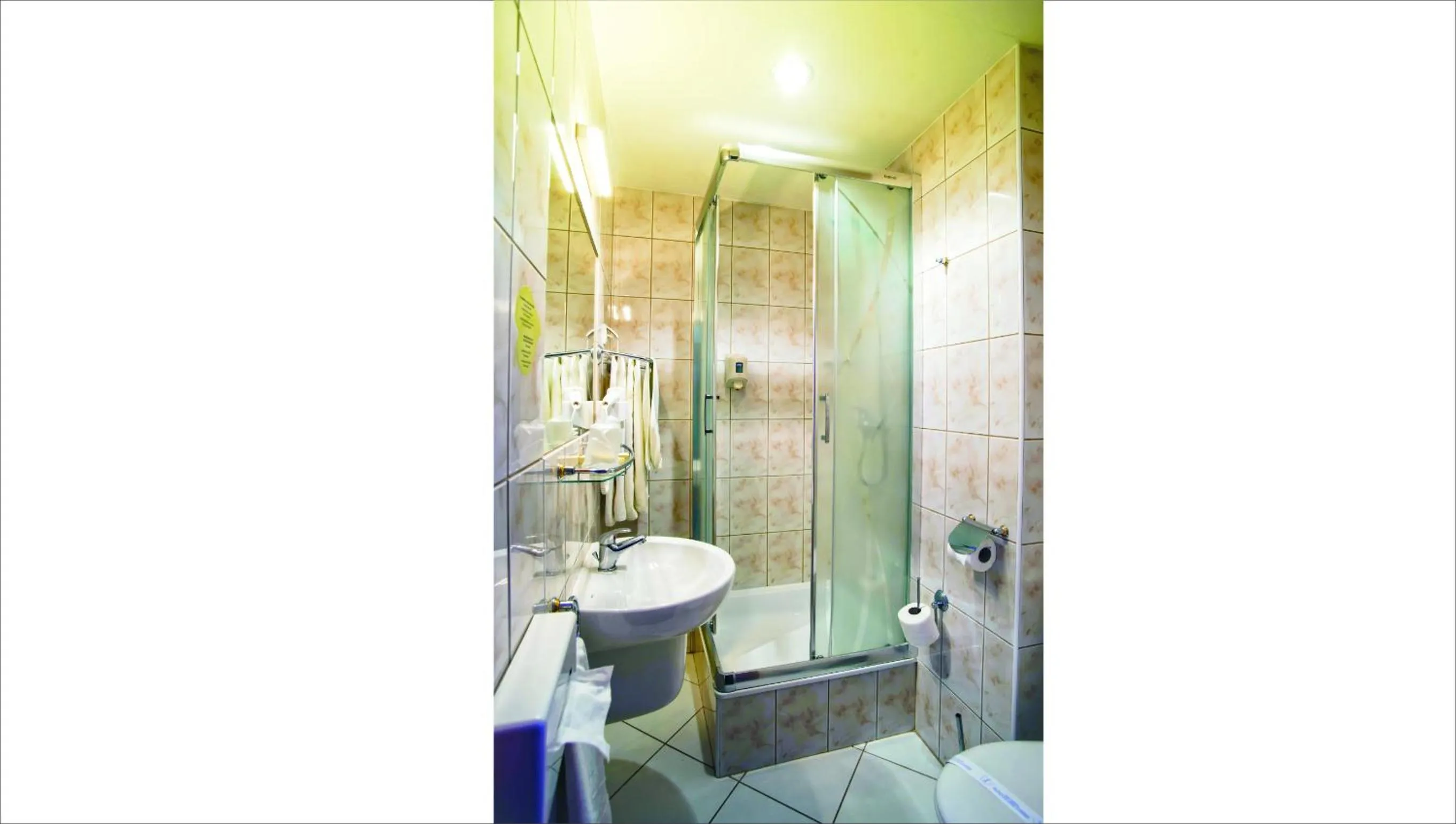 Bathroom in Hotel Pietrak