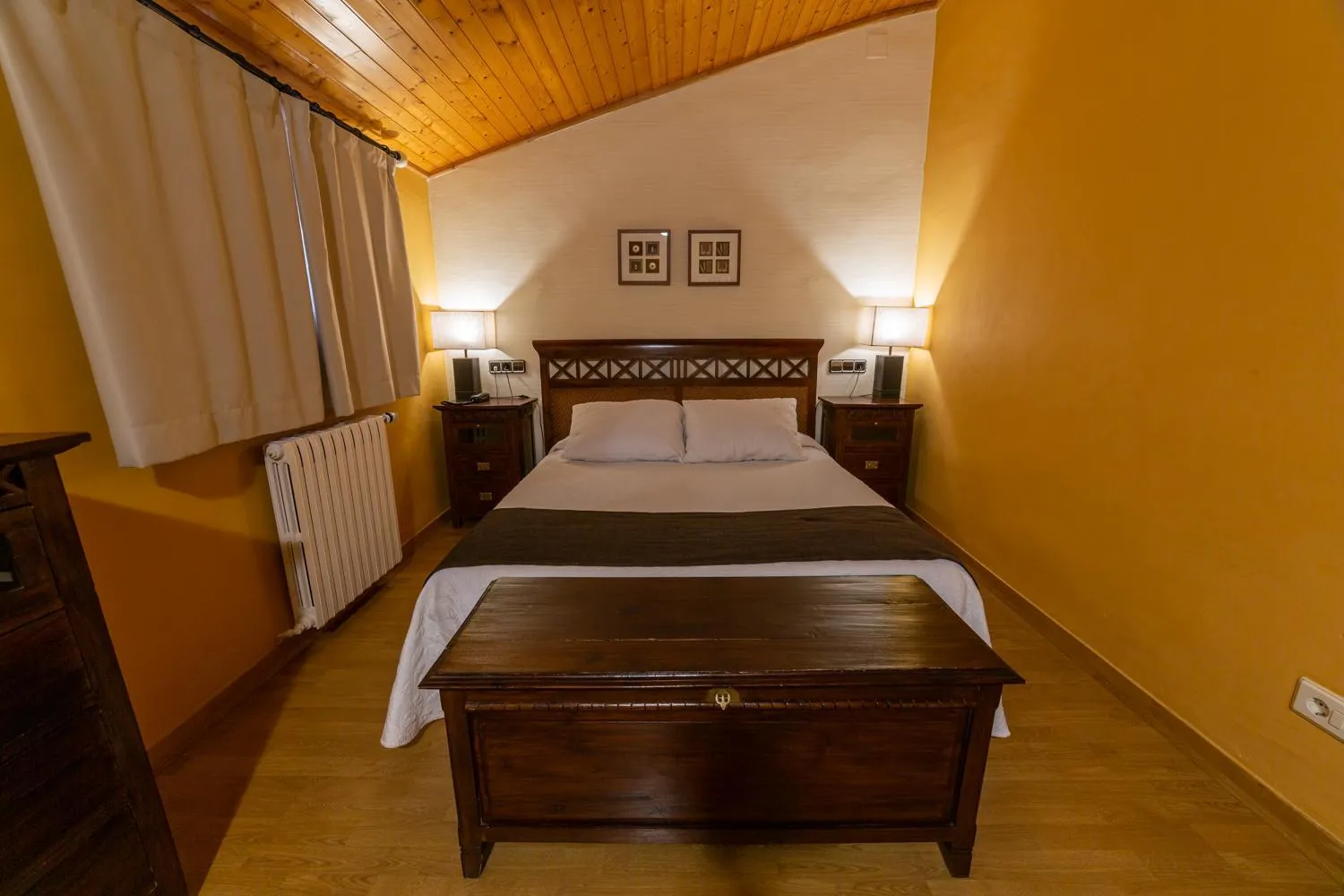 Photo of the whole room, Bed in Hotel de Montaña Rubielos
