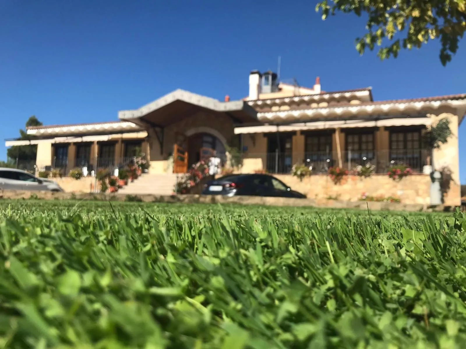 Facade/entrance in Hotel de Montaña Rubielos