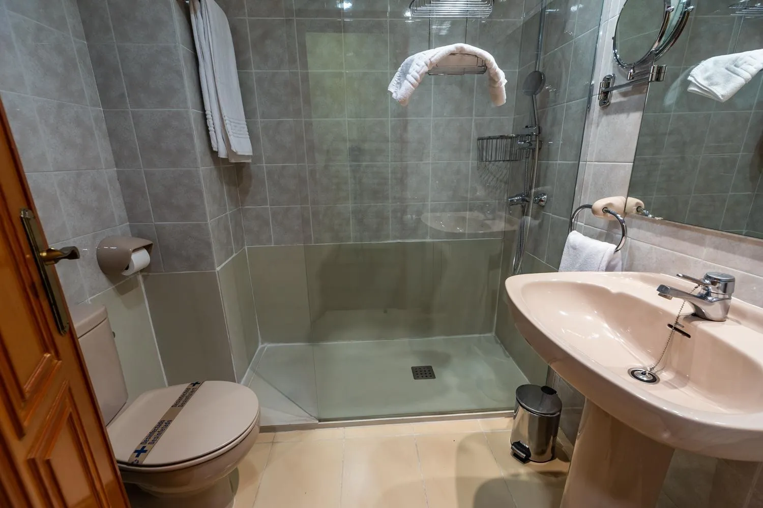 Bathroom in Hotel de Montaña Rubielos