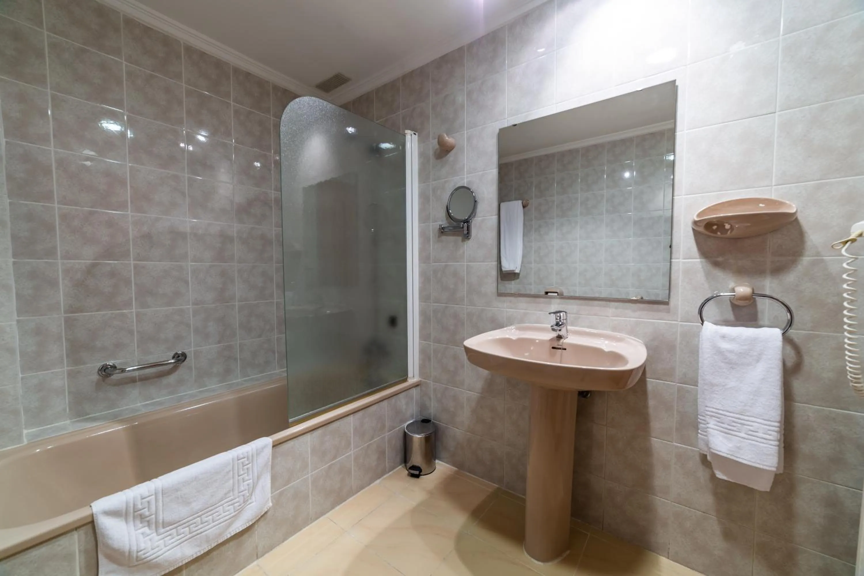 Toilet in Hotel de Montaña Rubielos