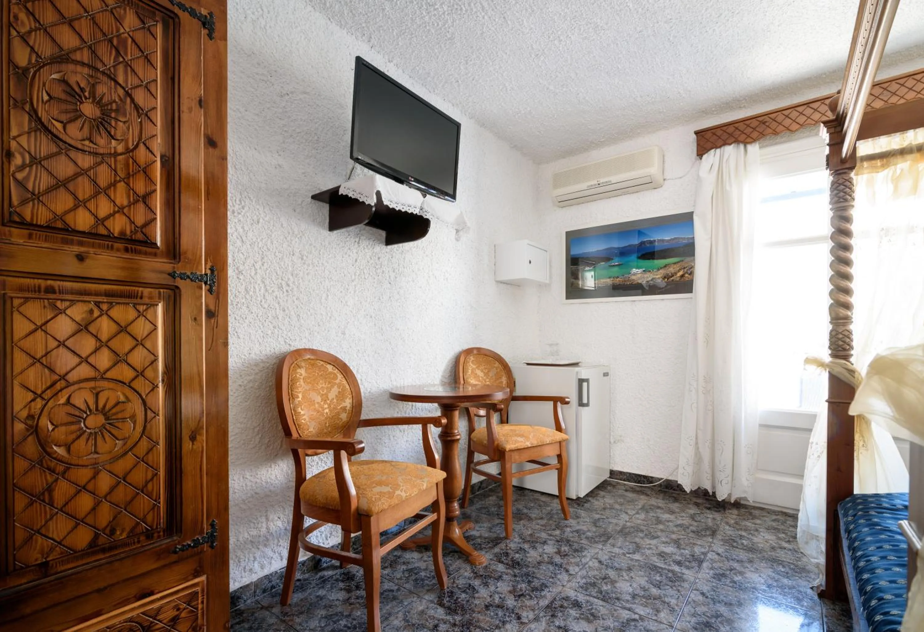 TV and multimedia in Hotel Porto Perissa