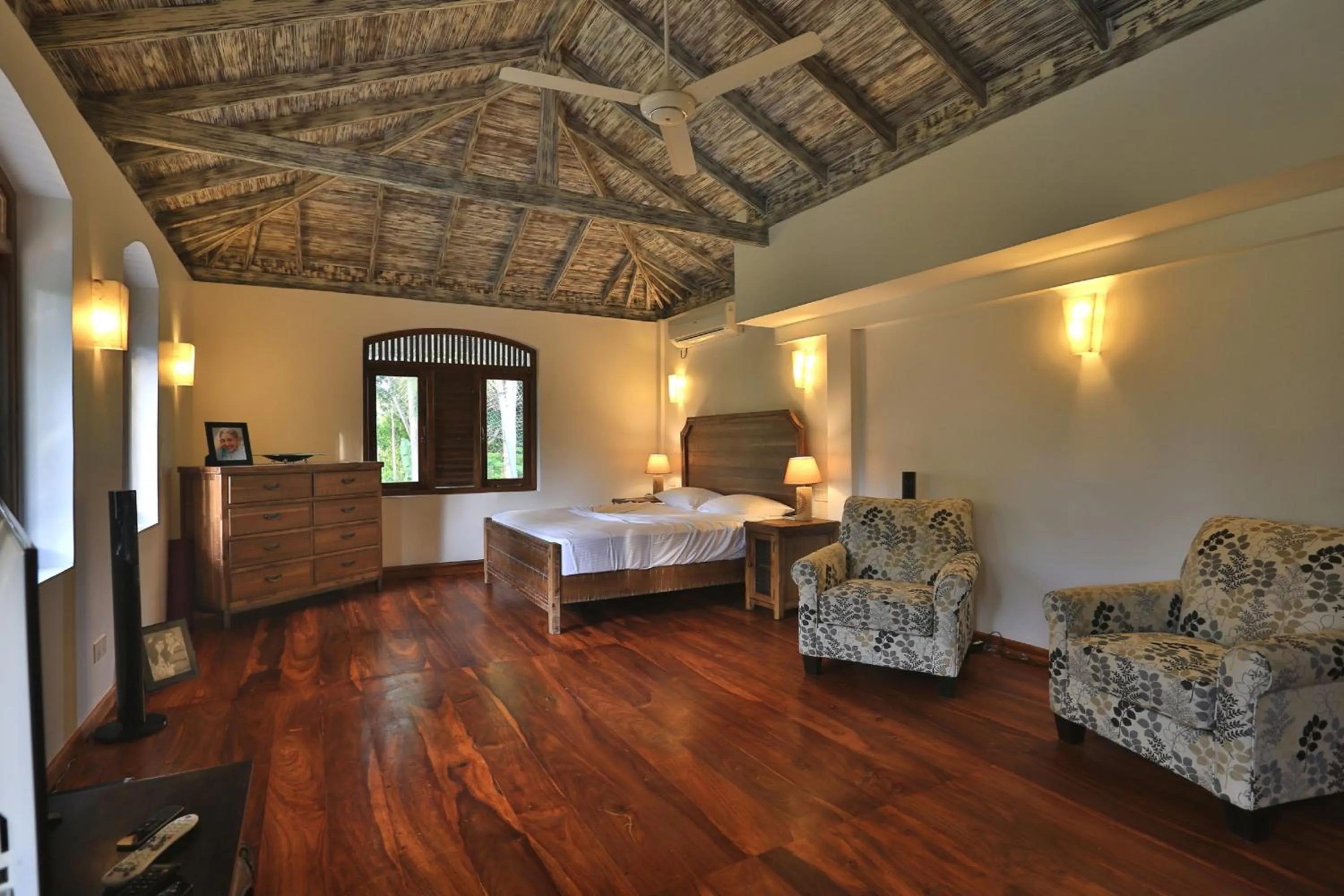 Seating area, Bed in Amara Villa