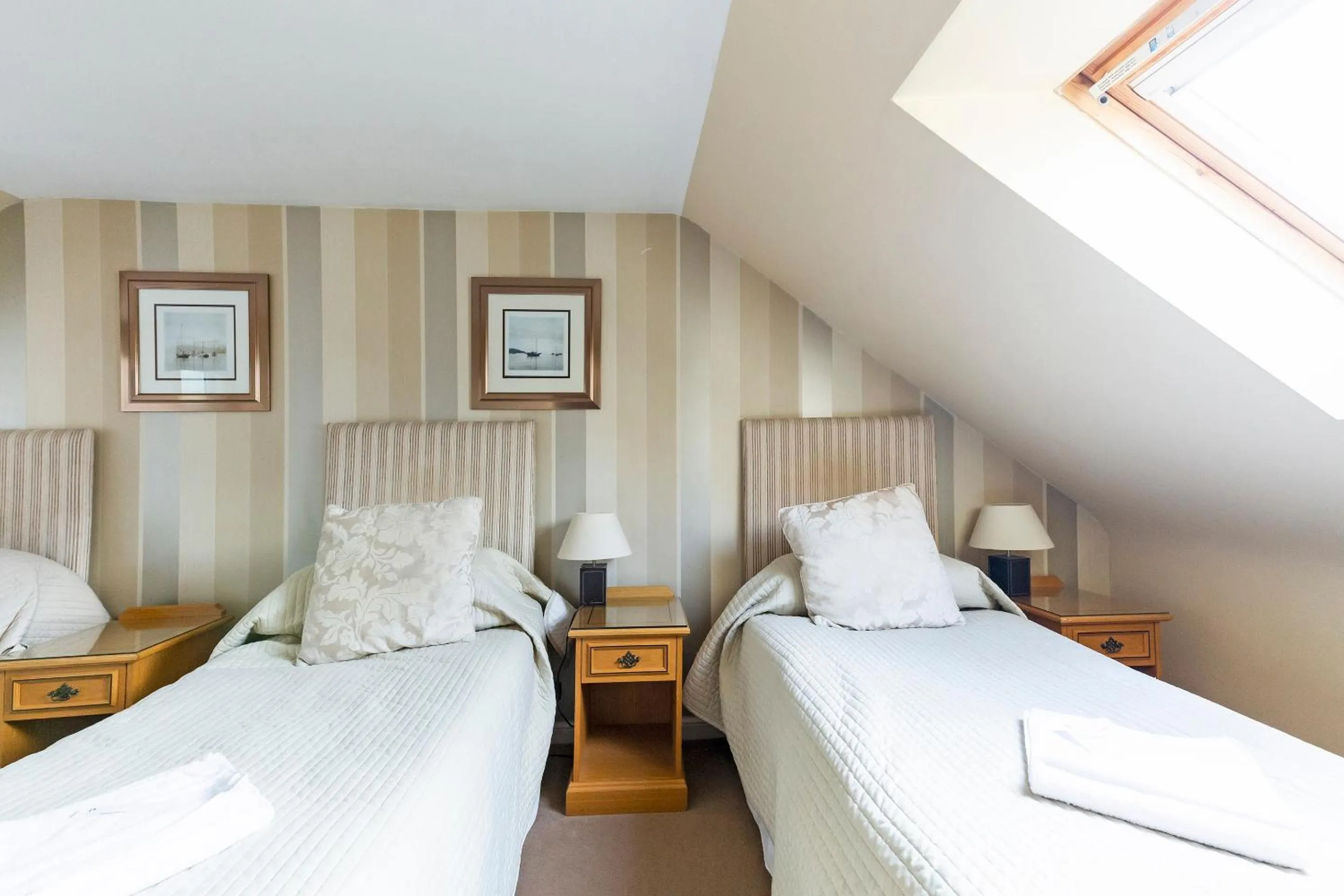 Bedroom, Bed in Arden Guest House, Craigmillar Castle Edinburgh