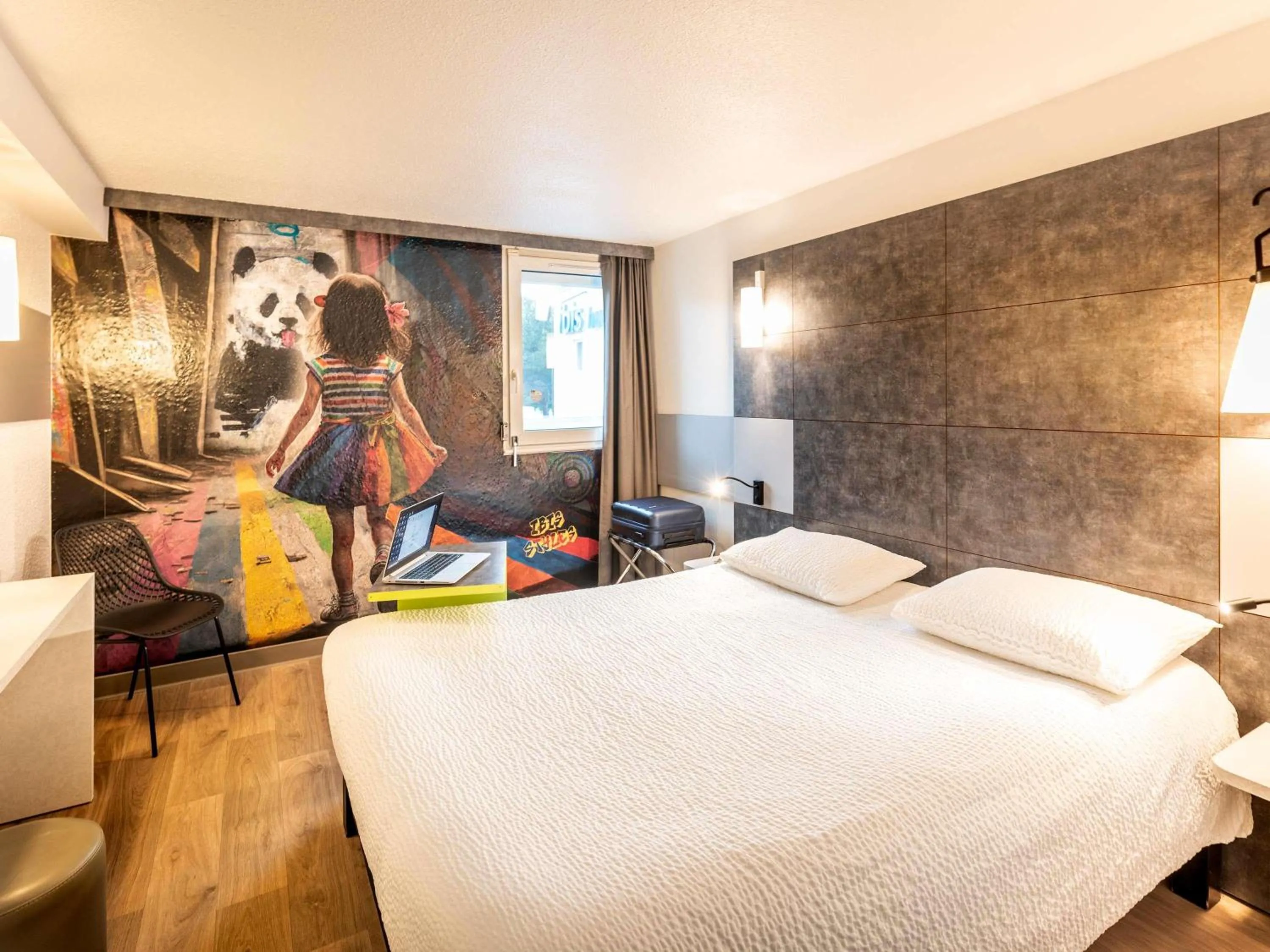 Bedroom, Bed in ibis Styles Brive Ouest