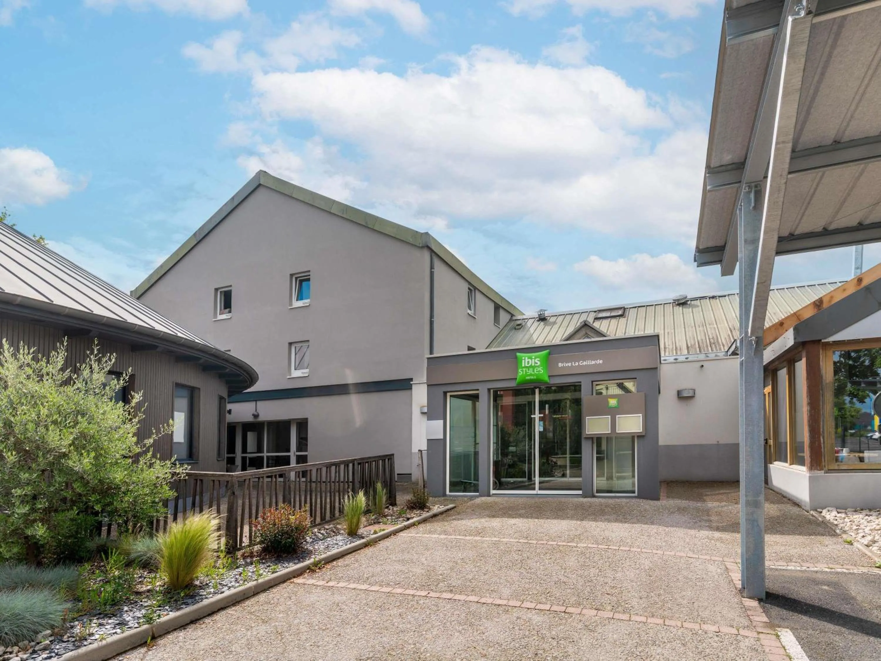 Property building in ibis Styles Brive Ouest