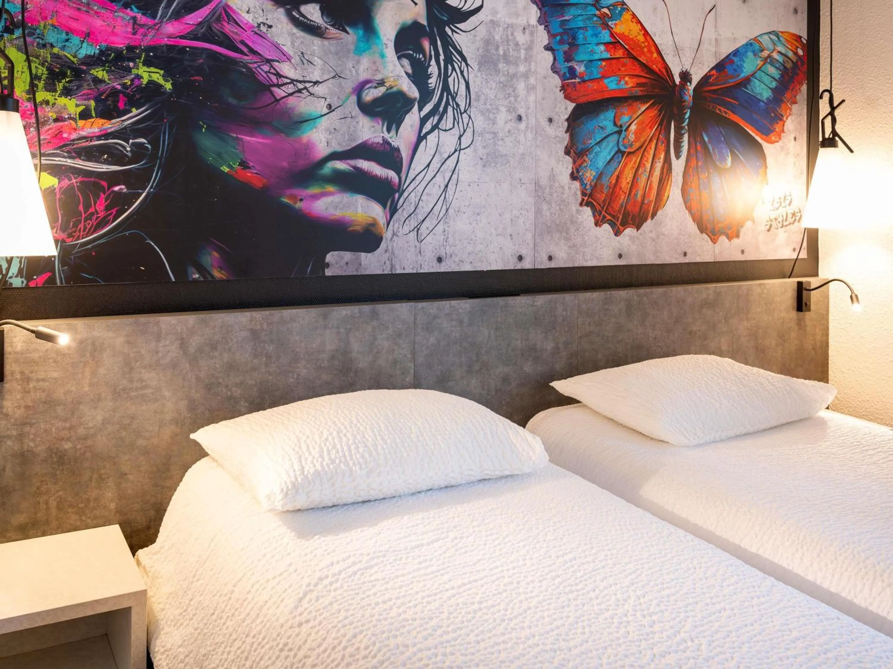 Bedroom, Bed in ibis Styles Brive Ouest