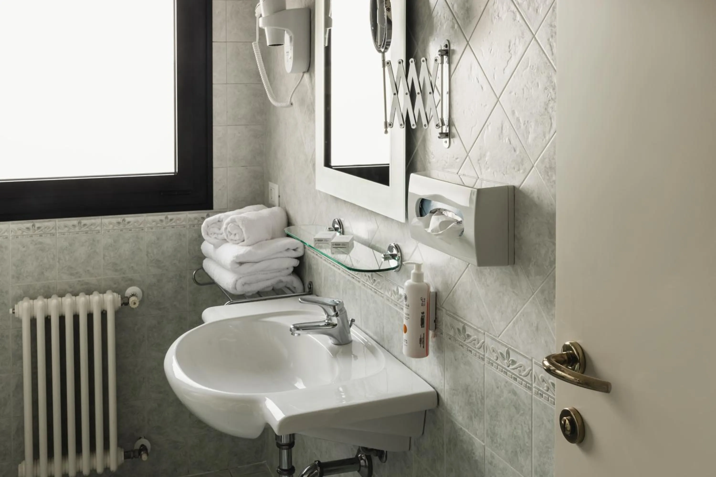 Bathroom in Hotel Leonardo da Vinci