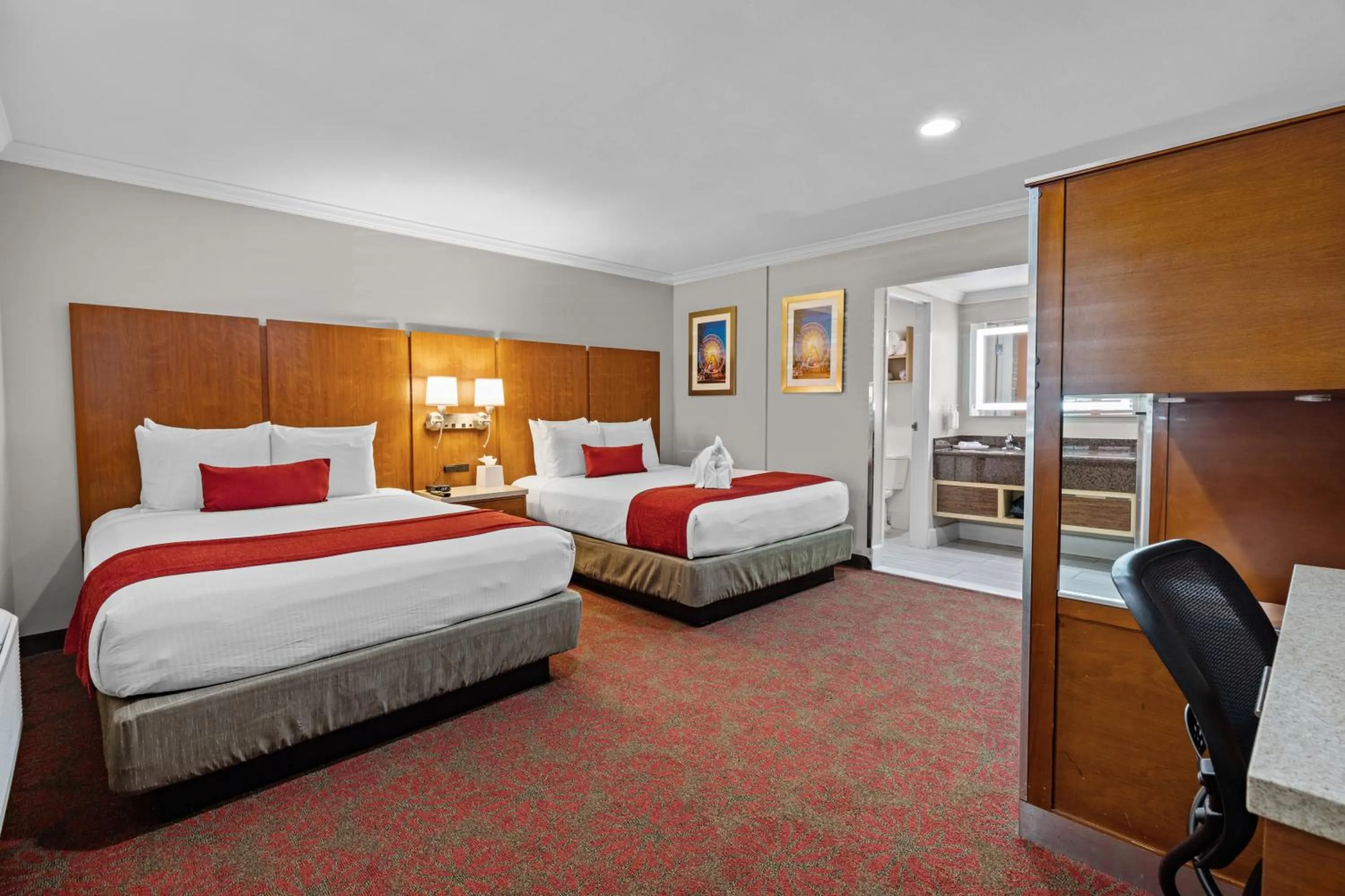 Bedroom, Bed in Del Sol Inn Anaheim