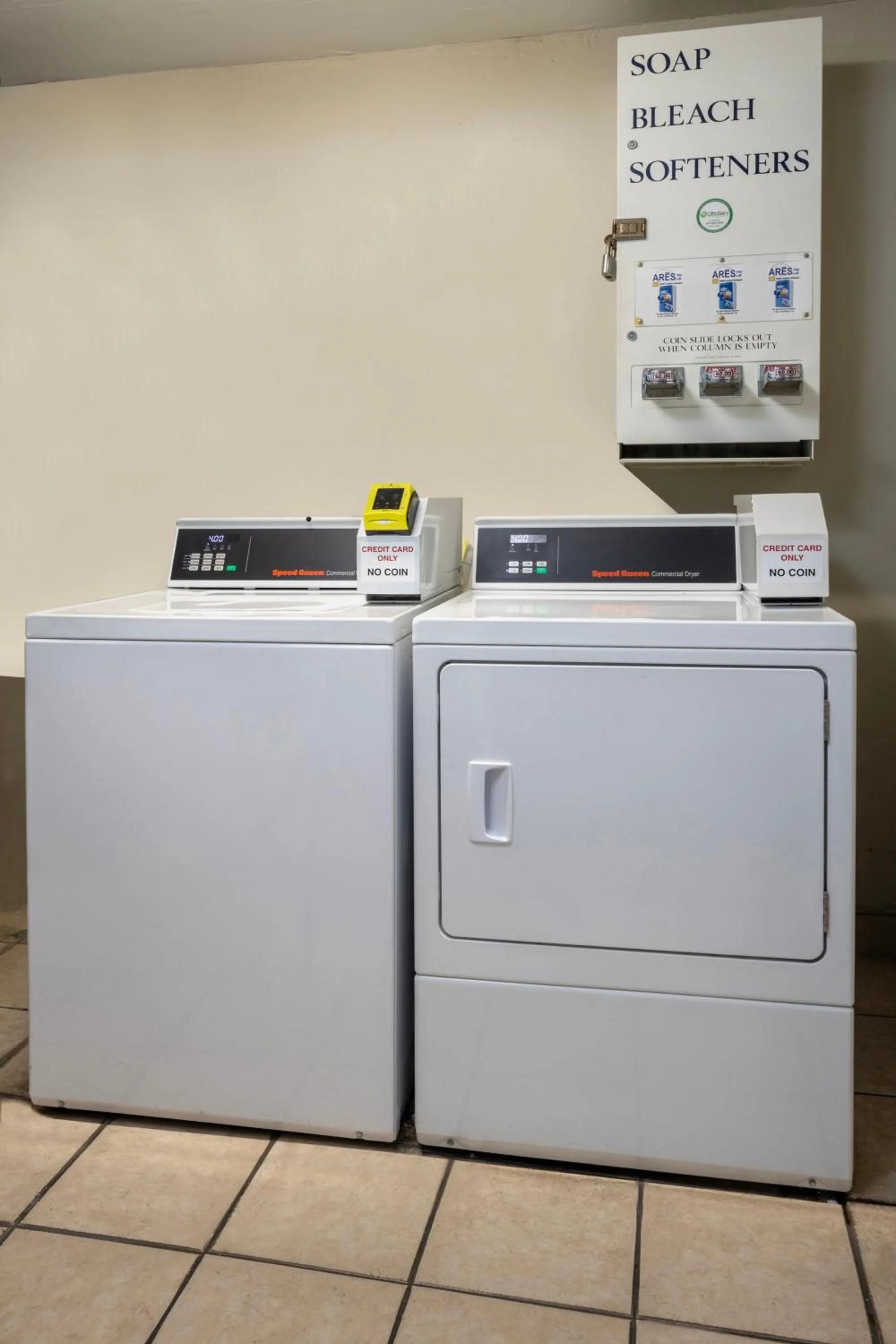 laundry in Del Sol Inn Anaheim