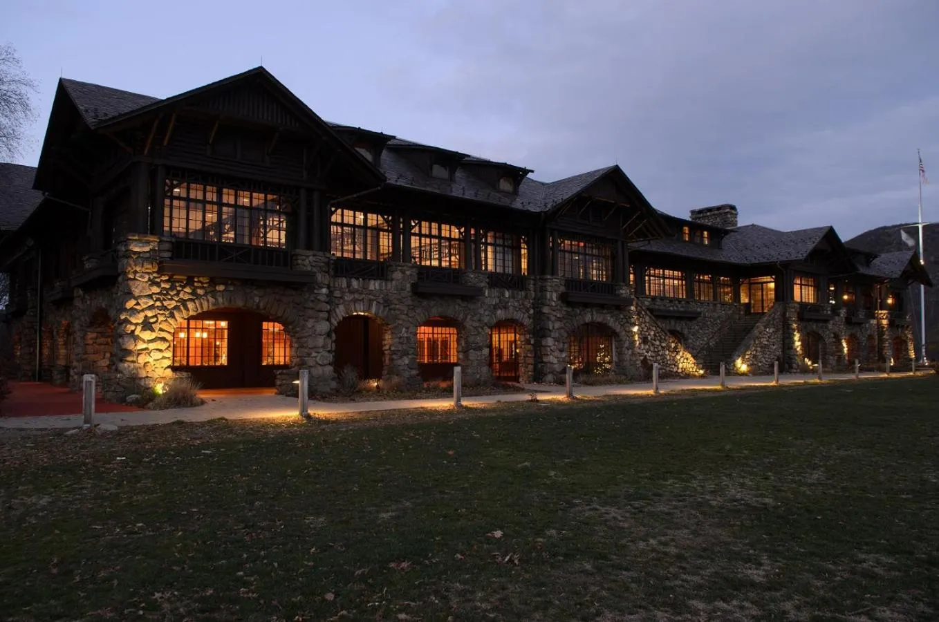 Restaurant/places to eat in Overlook Lodge and Stone Cottages at Bear Mountain