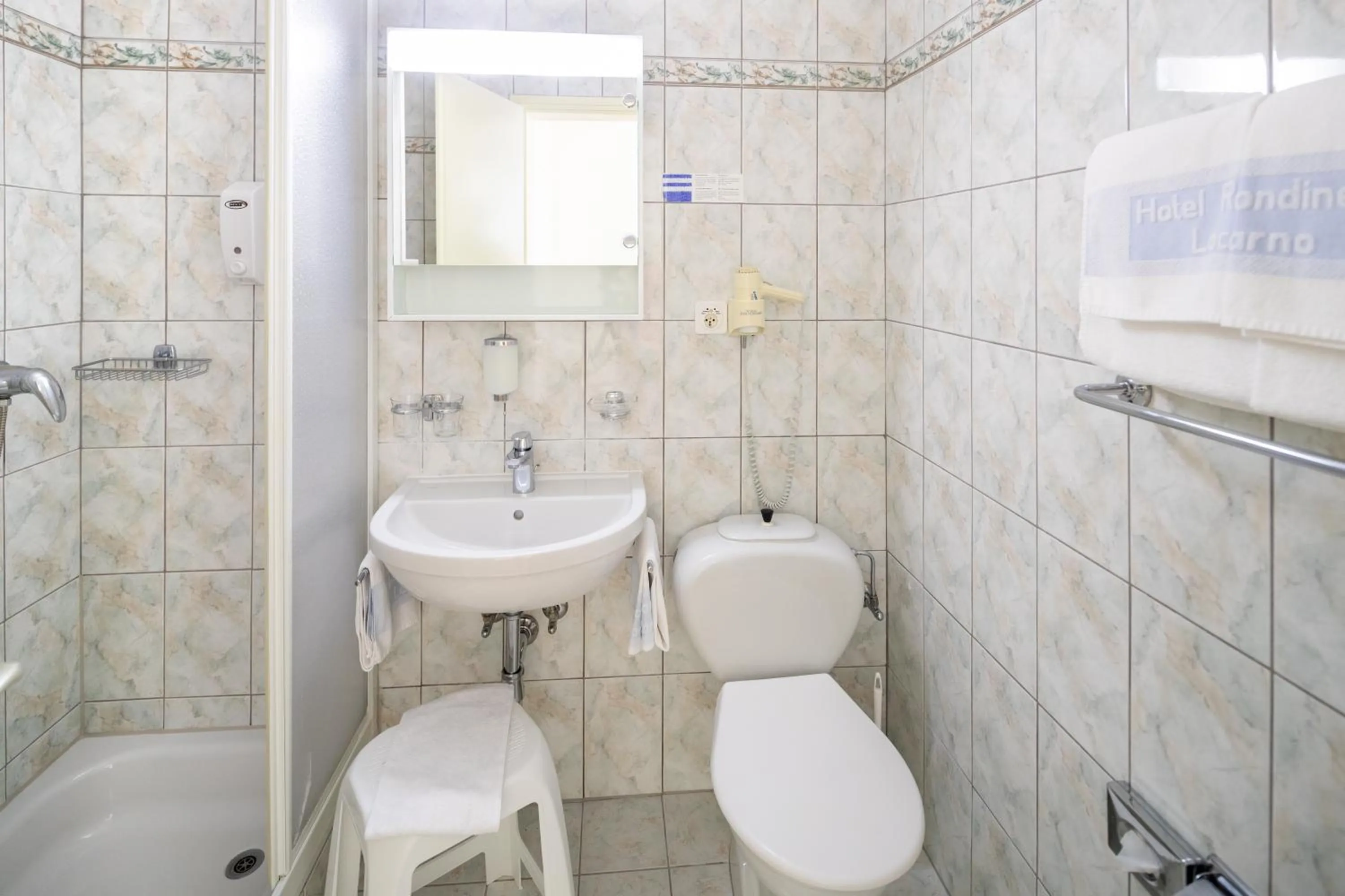 Bathroom in Hotel Rondinella Locarno
