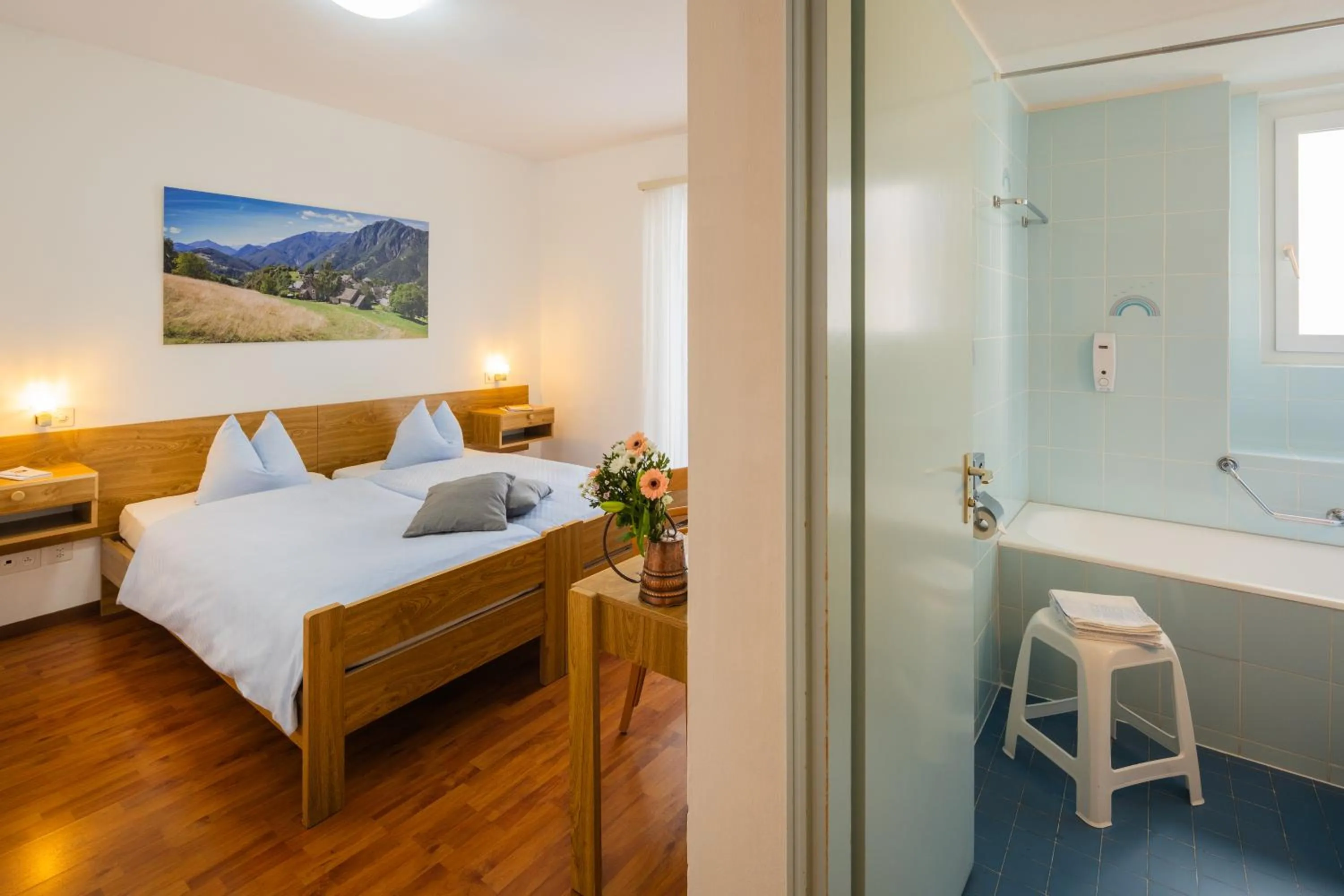 Bedroom, Bed in Hotel Rondinella Locarno