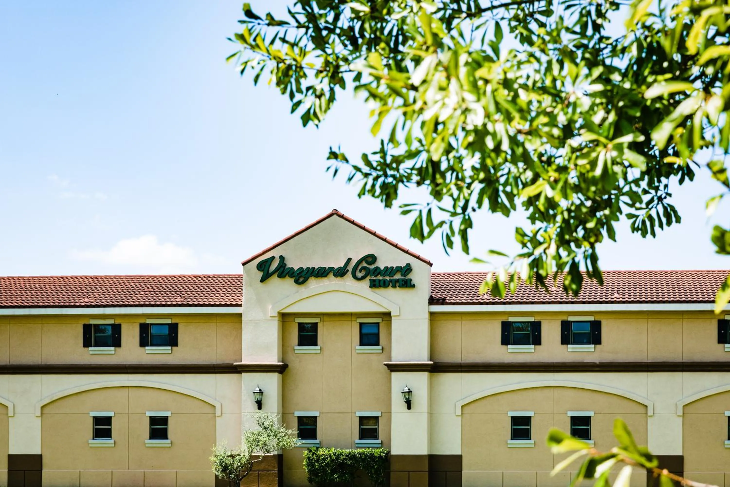 Property building in Vineyard Court Designer Suites Hotel