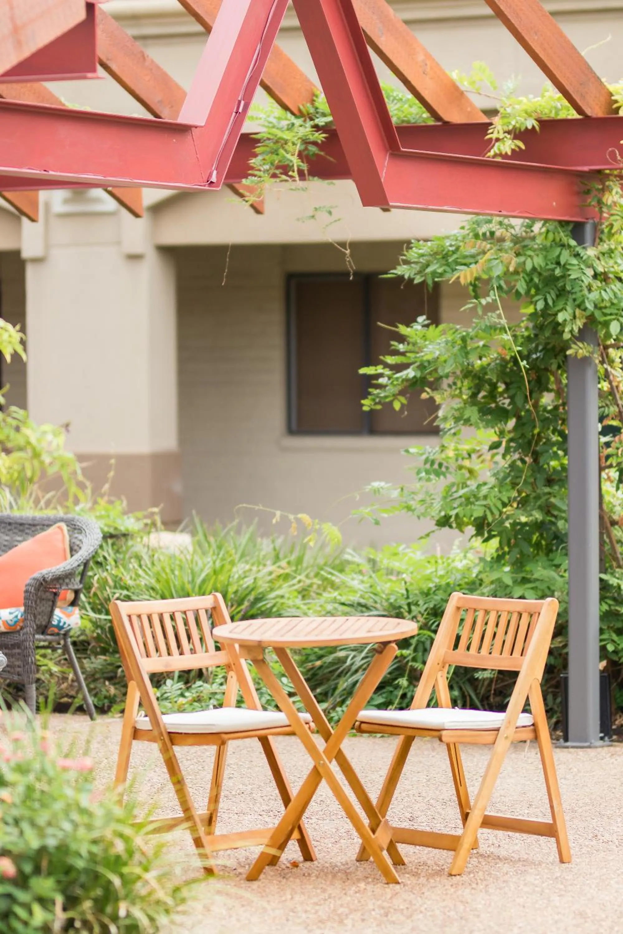 Patio in Vineyard Court Designer Suites Hotel