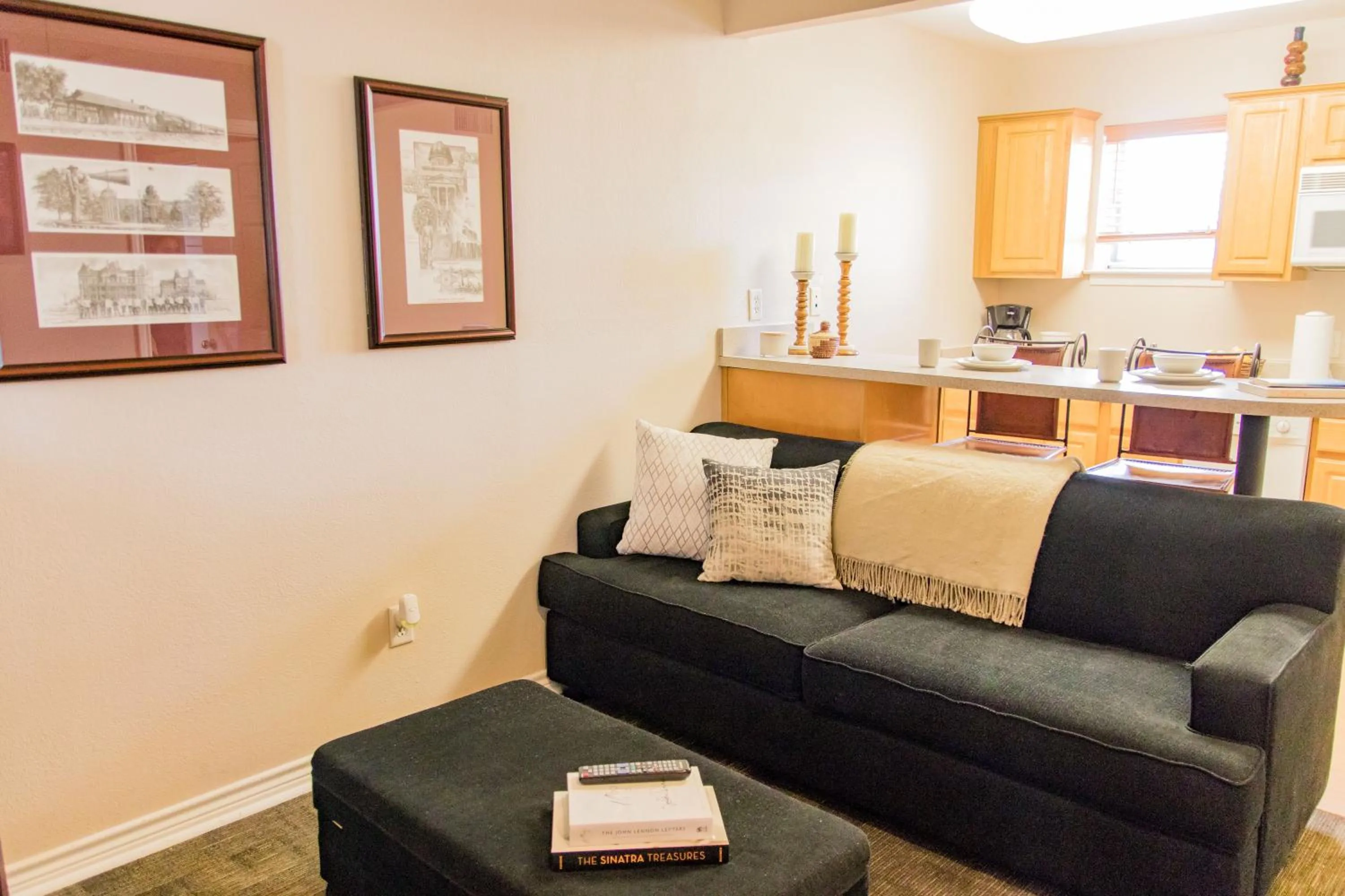 Kitchen or kitchenette in Vineyard Court Designer Suites Hotel