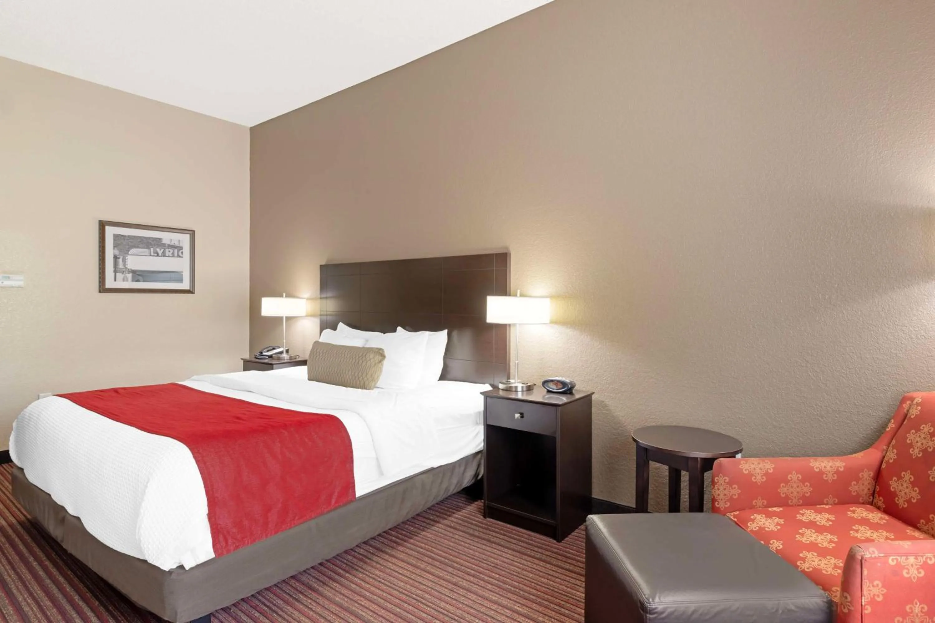 Bedroom, Bed in Best Western Plus Bradbury Inn and Suites