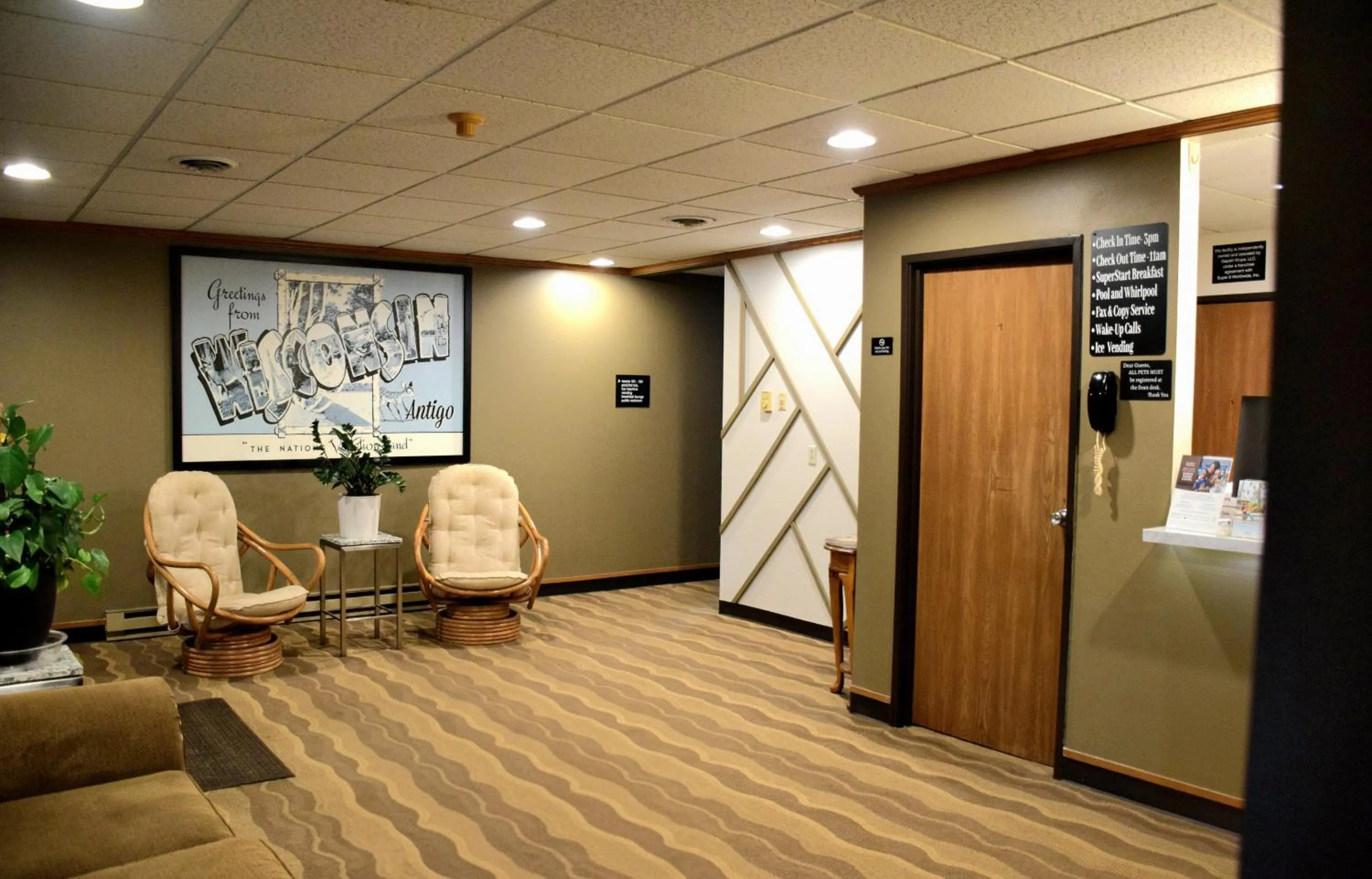 Lobby or reception in Super 8 by Wyndham Antigo